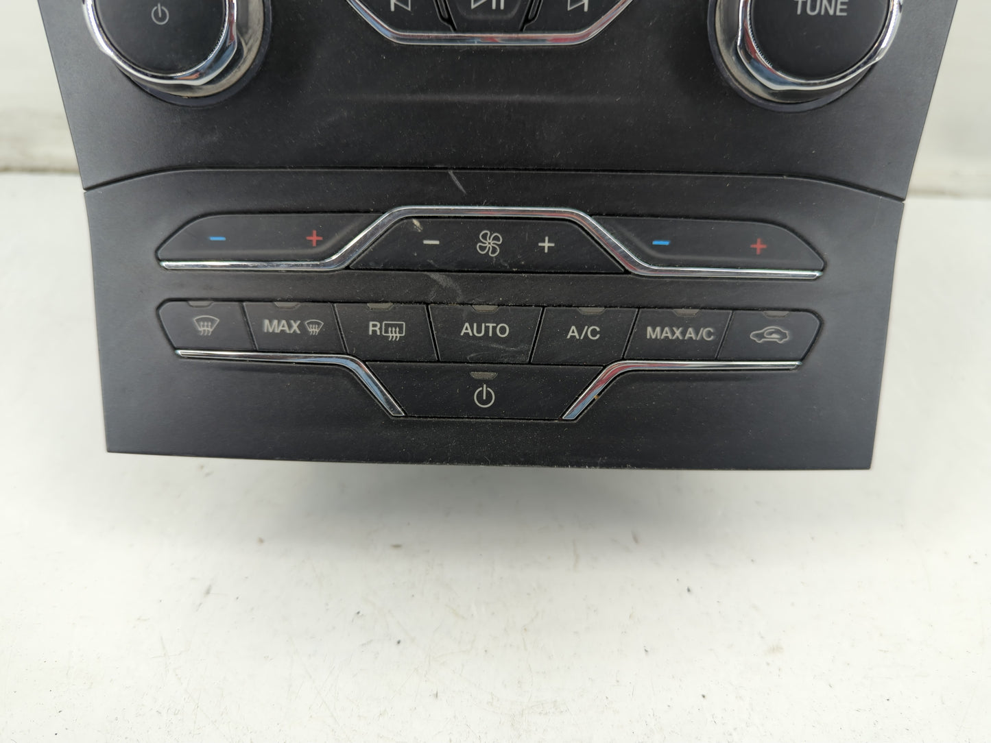 2019-2020 Ford Edge Radio AM FM Cd Player Receiver Replacement P/N:LT4T-18E245-HB Fits Fits 2019 2020 OEM Used Auto Parts - 