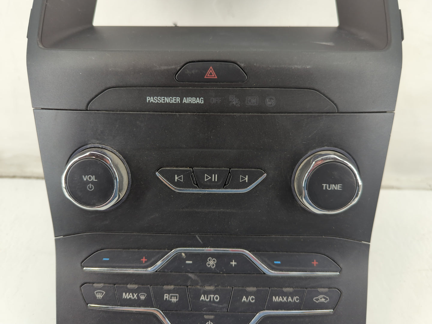 2019-2020 Ford Edge Radio AM FM Cd Player Receiver Replacement P/N:LT4T-18E245-HB Fits Fits 2019 2020 OEM Used Auto Parts - 