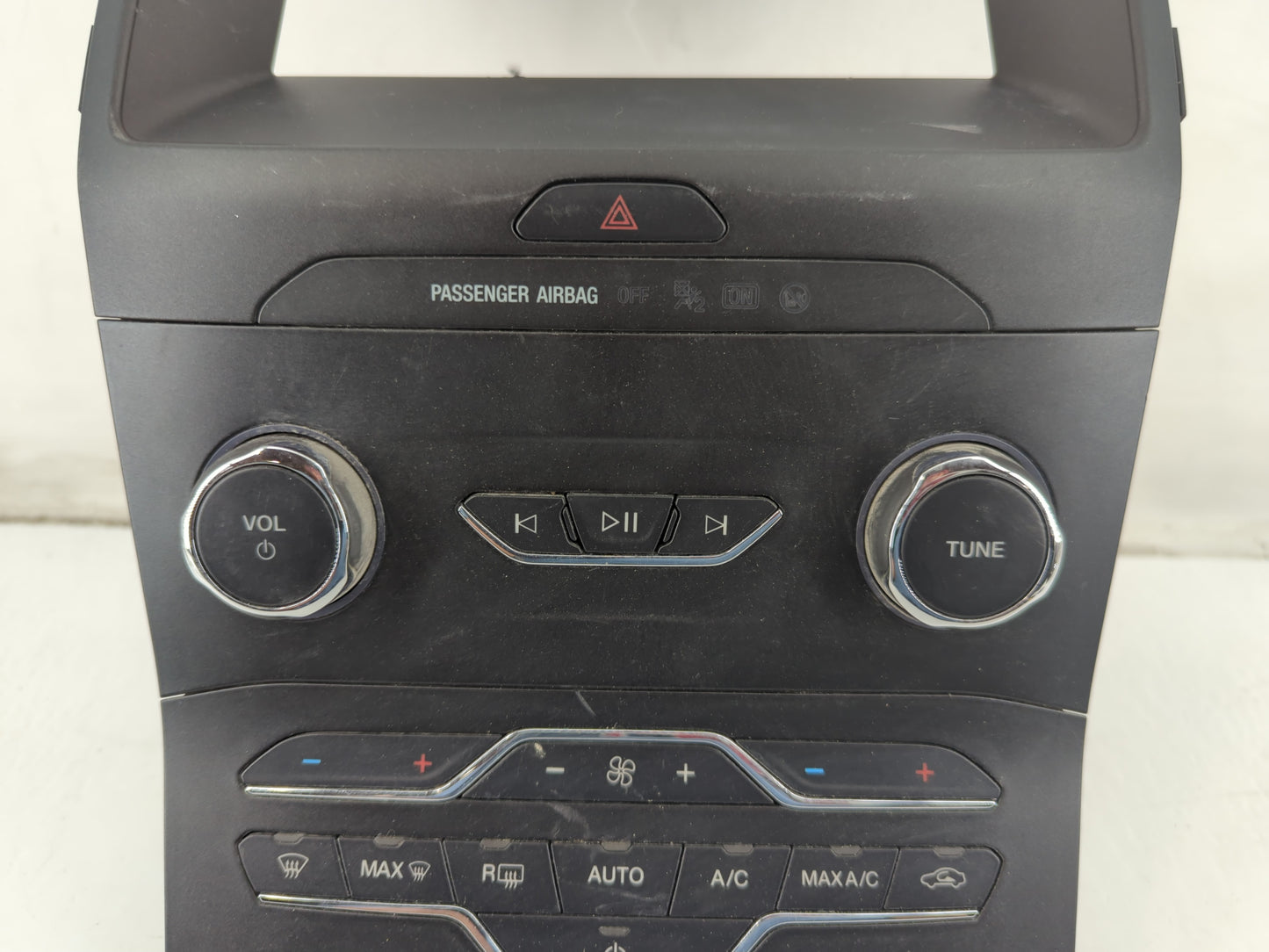 2019-2020 Ford Edge Radio AM FM Cd Player Receiver Replacement P/N:LT4T-18E245-HB Fits Fits 2019 2020 OEM Used Auto Parts - 