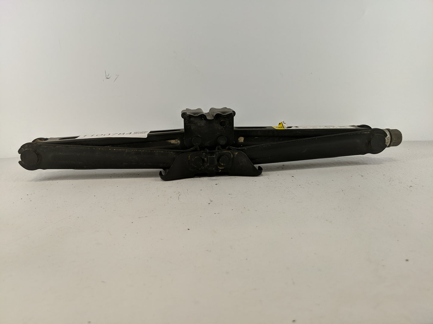 2020 Ford Edge Spare Scissor Car Jack - Oemusedautoparts1.com