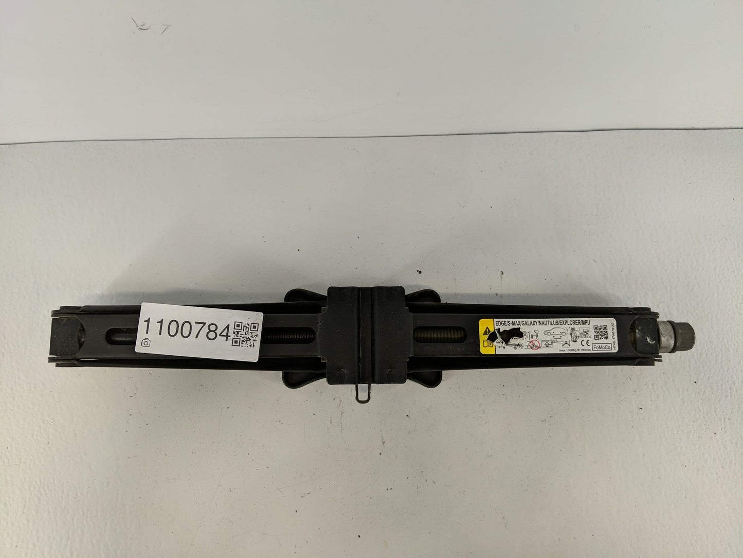 2020 Ford Edge Spare Scissor Car Jack - Oemusedautoparts1.com