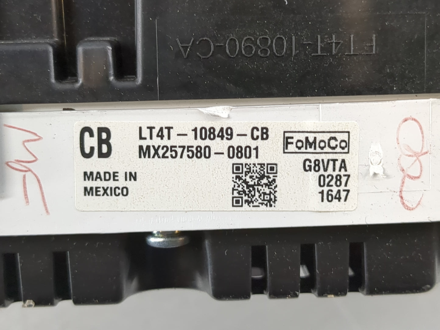 2019-2020 Ford Edge Instrument Cluster Speedometer Gauges P/N:LT4T-10849-CB Fits Fits 2019 2020 OEM Used Auto Parts - Oemuse