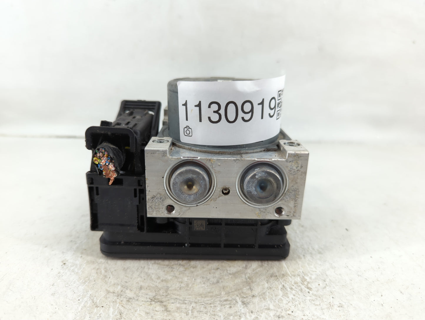 2019-2020 Ford Edge ABS Pump Control Module Replacement P/N:L2GC-2B373-BA Fits Fits 2019 2020 OEM Used Auto Parts - Oemuseda
