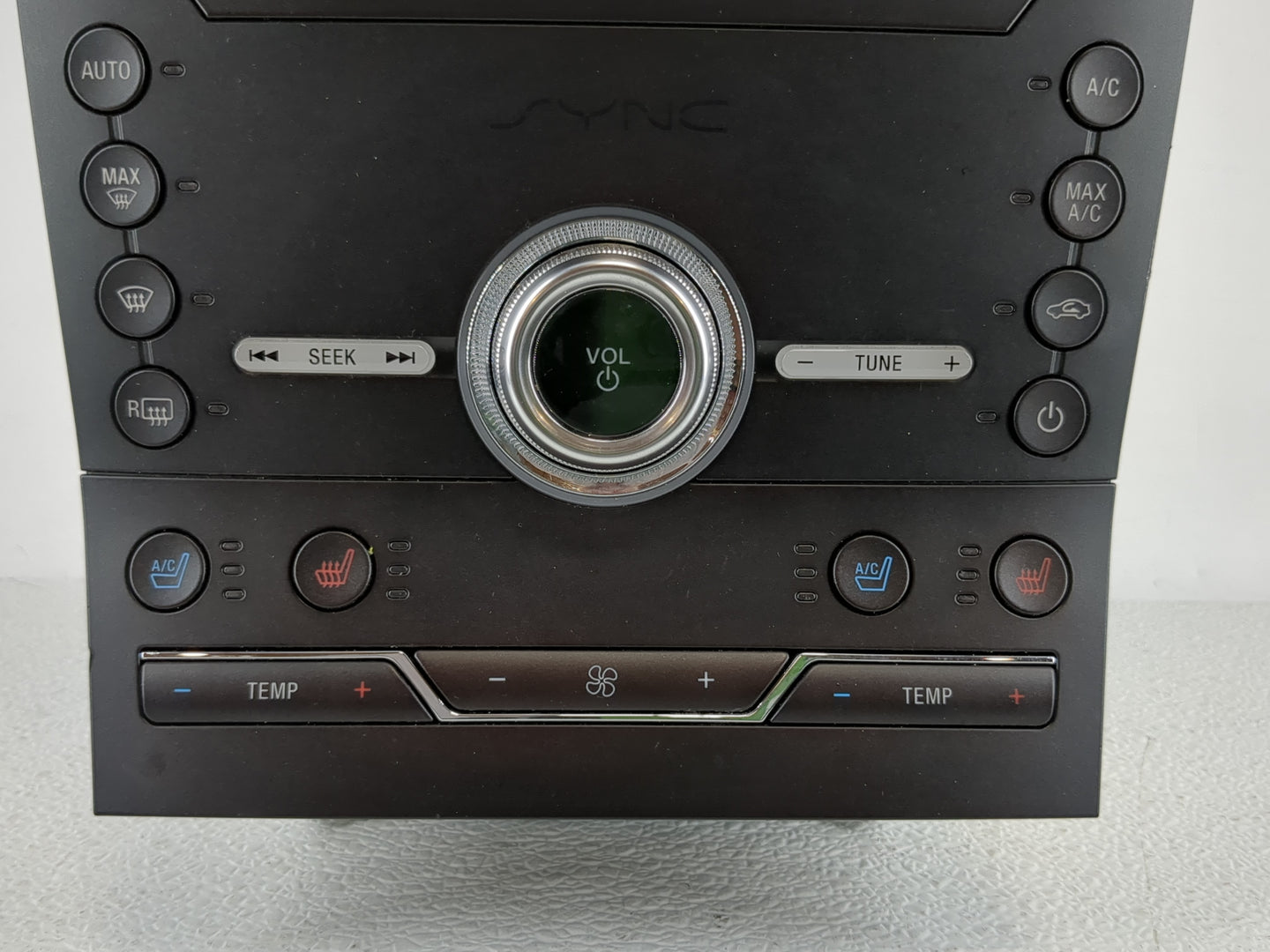 2019-2020 Ford Edge Radio AM FM Cd Player Receiver Replacement P/N:LT4T-18E245-FB Fits Fits 2019 2020 OEM Used Auto Parts - 