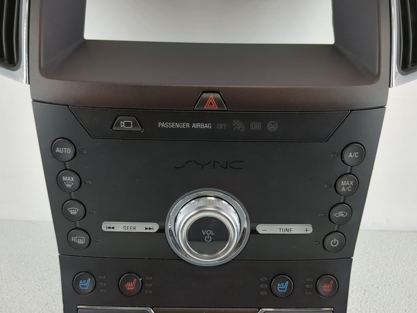 2019-2020 Ford Edge Radio AM FM Cd Player Receiver Replacement P/N:LT4T-18E245-FB Fits Fits 2019 2020 OEM Used Auto Parts - 