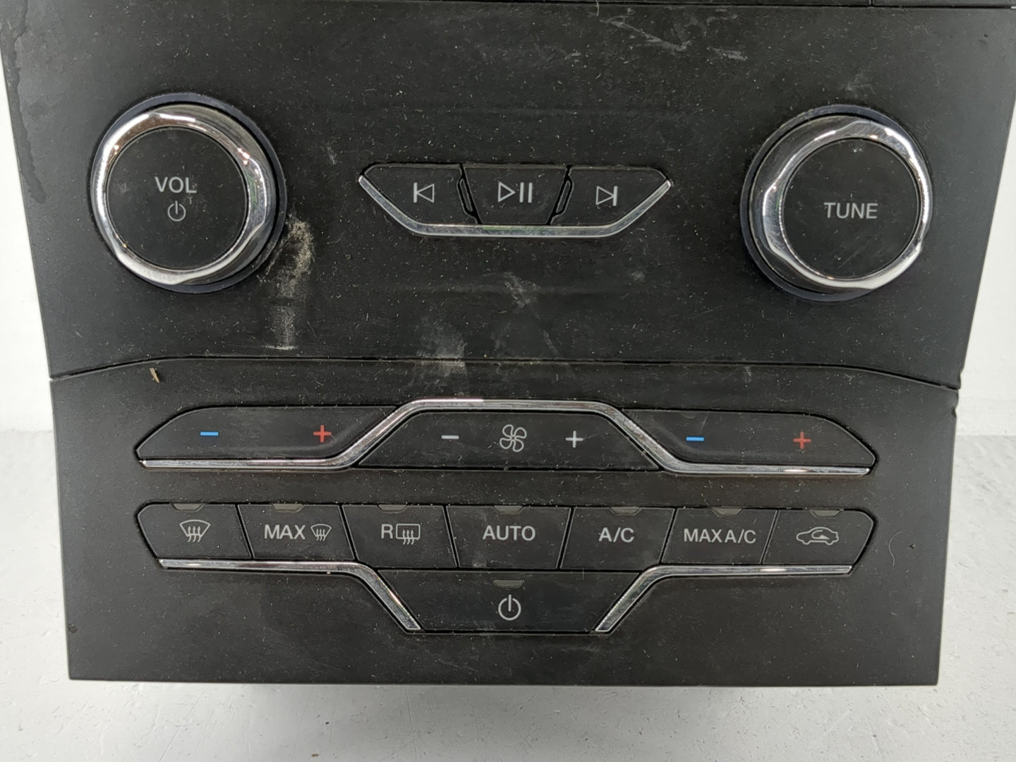 2019-2020 Ford Edge Radio AM FM Cd Player Receiver Replacement P/N:LT4T-18E245-HB Fits Fits 2019 2020 OEM Used Auto Parts - 