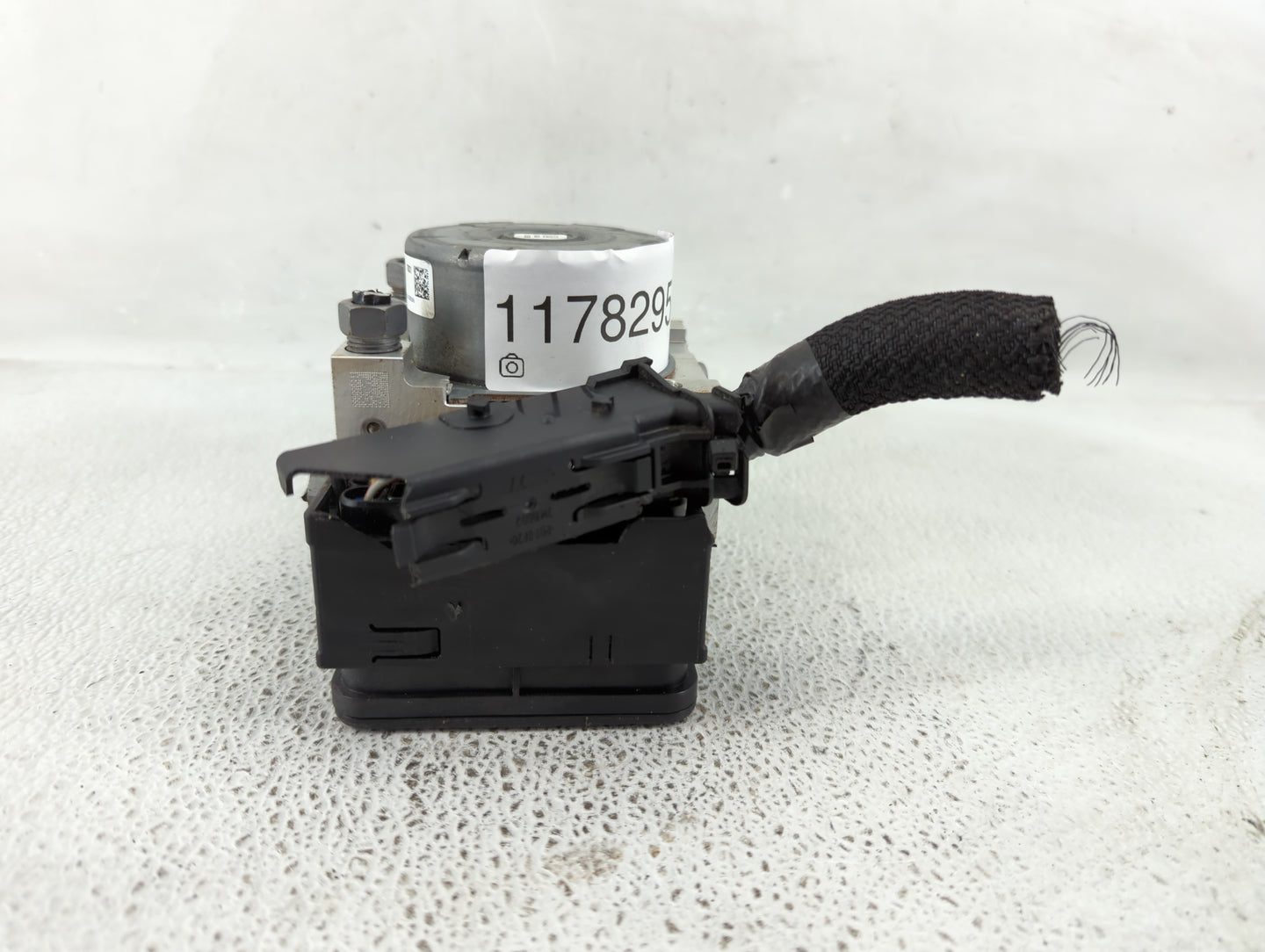 2019-2020 Ford Edge ABS Pump Control Module Replacement P/N:L2GC-2B373-BA Fits Fits 2019 2020 OEM Used Auto Parts - Oemuseda