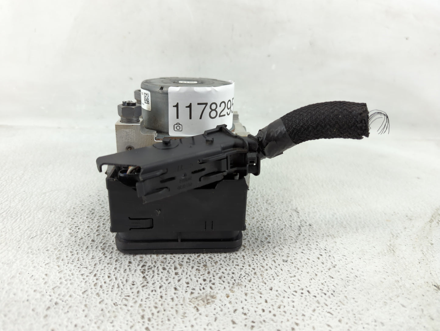 2019-2020 Ford Edge ABS Pump Control Module Replacement P/N:L2GC-2B373-BA Fits Fits 2019 2020 OEM Used Auto Parts - Oemuseda