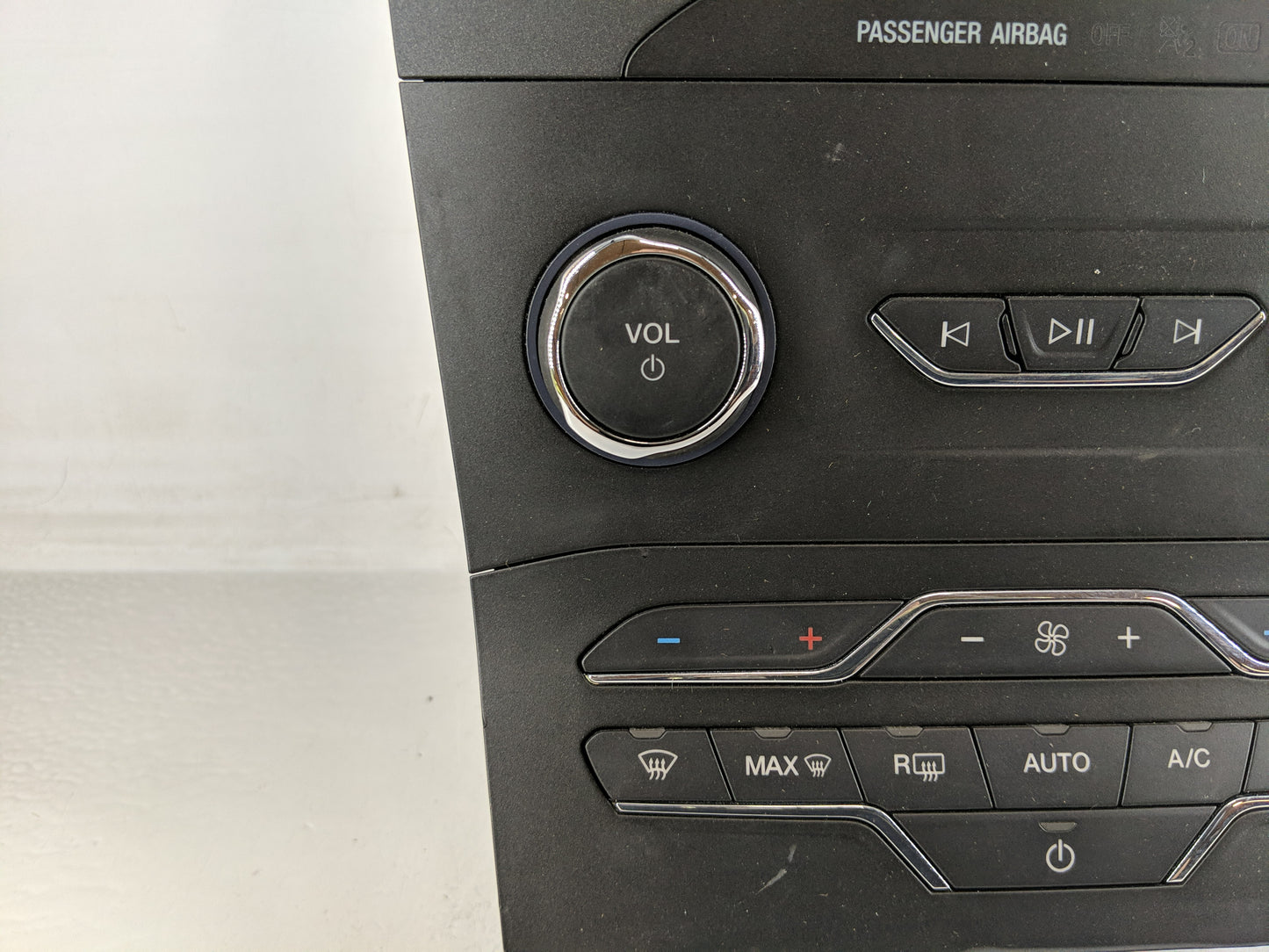 2019-2020 Ford Edge Radio AM FM Cd Player Receiver Replacement P/N:LT4T-18E245-HB Fits Fits 2019 2020 OEM Used Auto Parts - 
