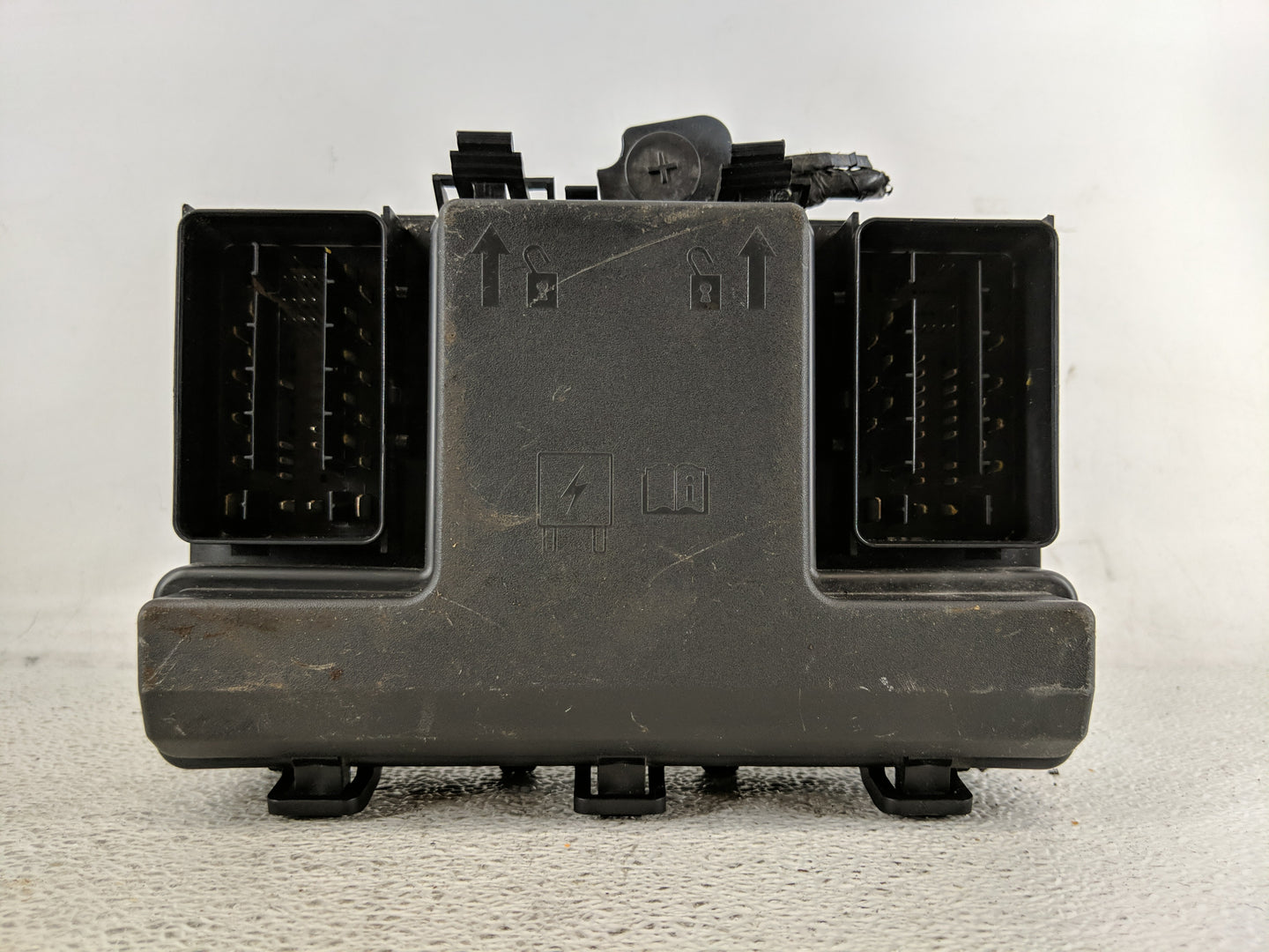 2019-2020 Ford Edge Fusebox Fuse Box Panel Relay Module P/N:K2GT14D068BB Fits Fits 2019 2020 OEM Used Auto Parts - Oemusedau