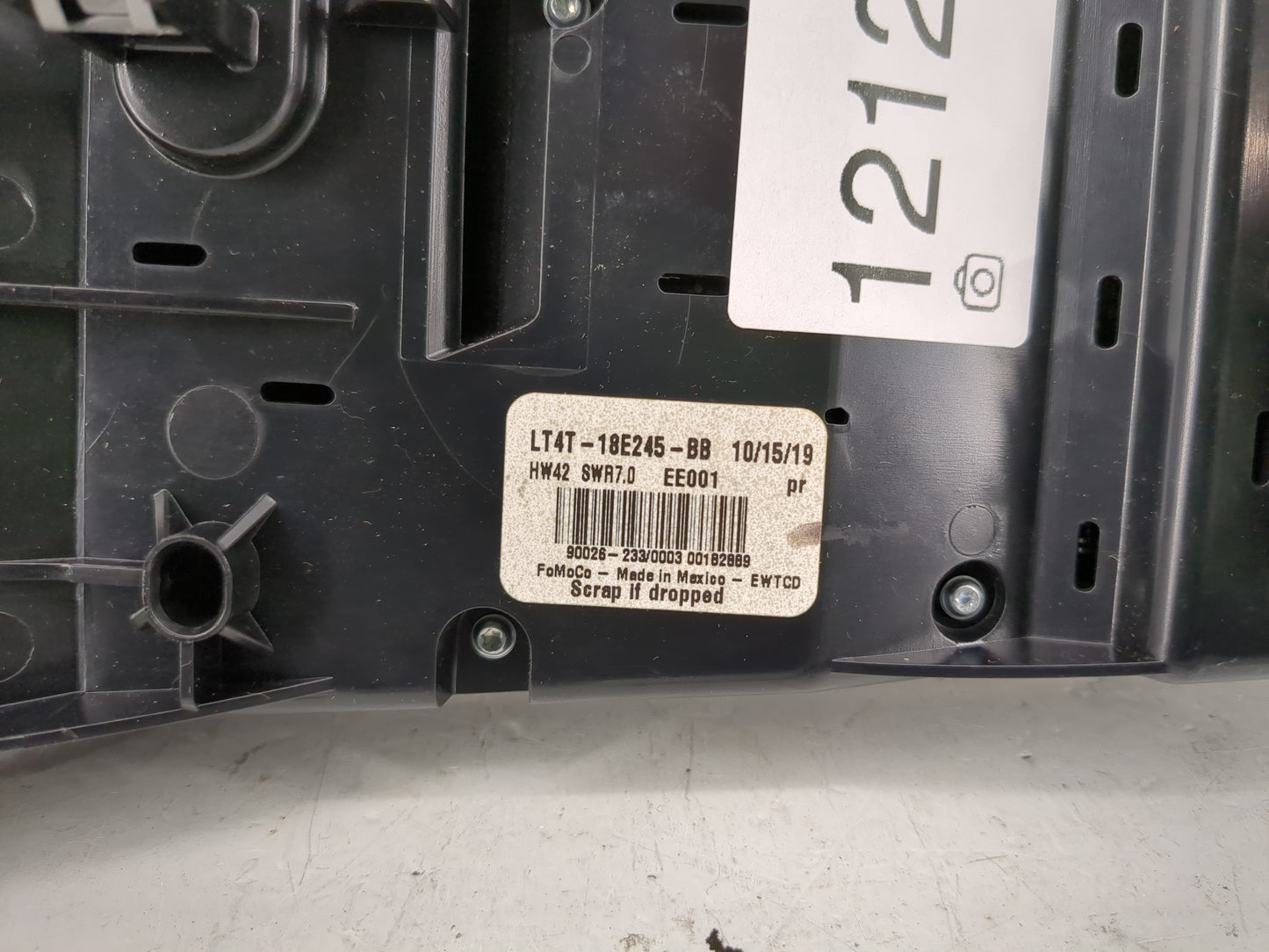 2019-2020 Ford Edge Radio AM FM Cd Player Receiver Replacement P/N:LT4T-18E245-BB Fits Fits 2019 2020 OEM Used Auto Parts - 