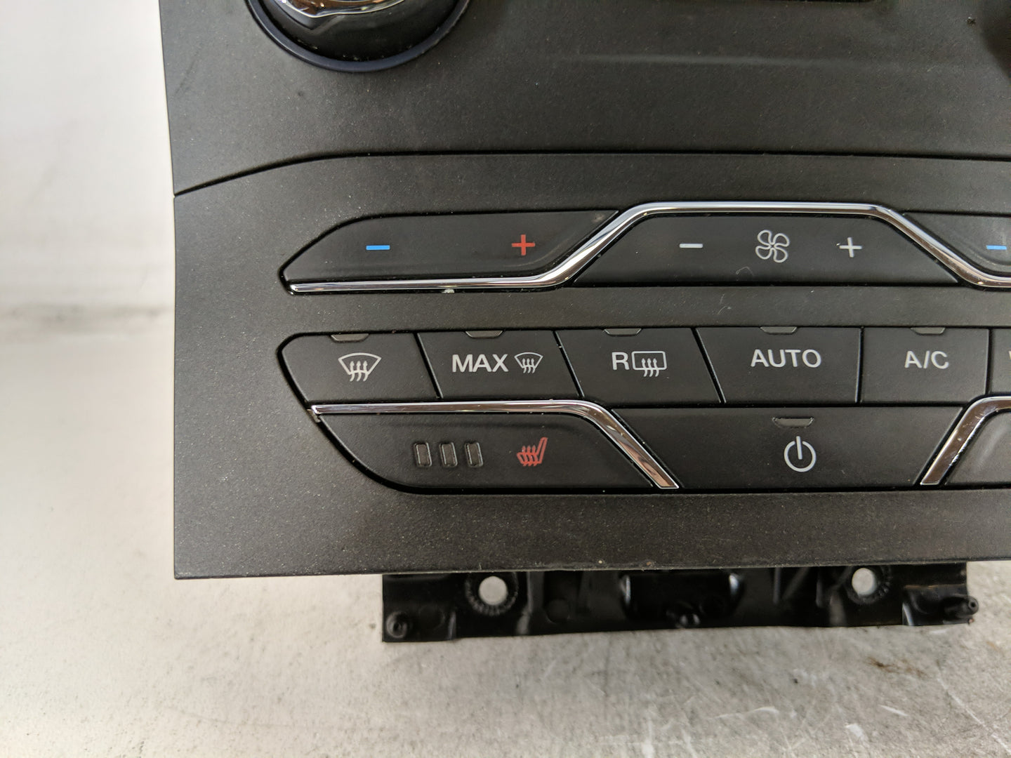 2019-2020 Ford Edge Radio Control Panel - Oemusedautoparts1.com