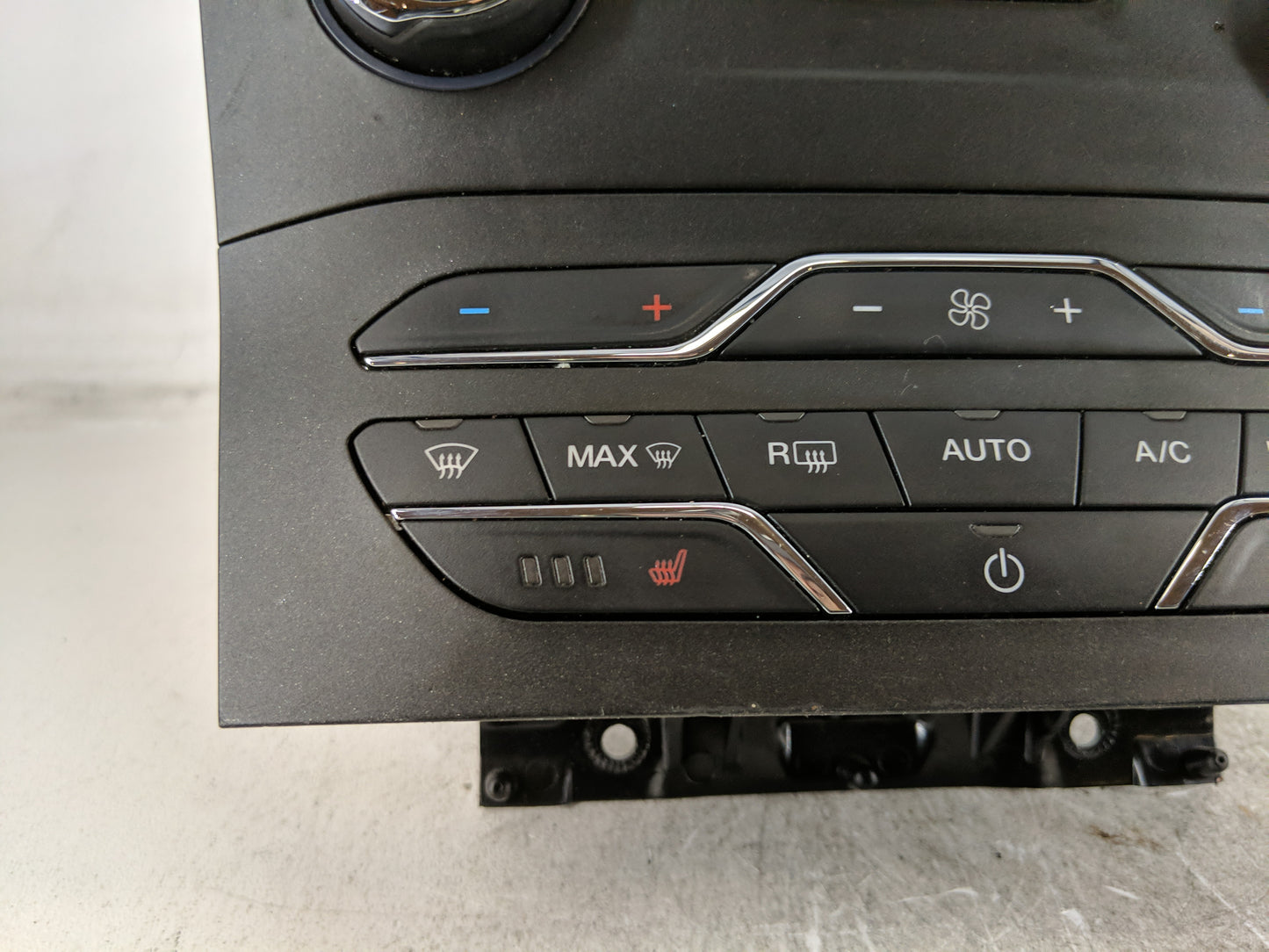 2019-2020 Ford Edge Radio Control Panel - Oemusedautoparts1.com