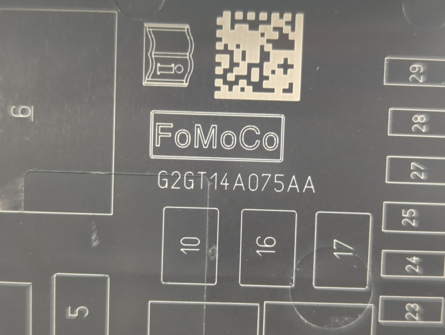 2019-2020 Ford Edge Fusebox Fuse Box Panel Relay Module P/N:G2GT14A075AA Fits Fits 2019 2020 OEM Used Auto Parts - Oemusedau