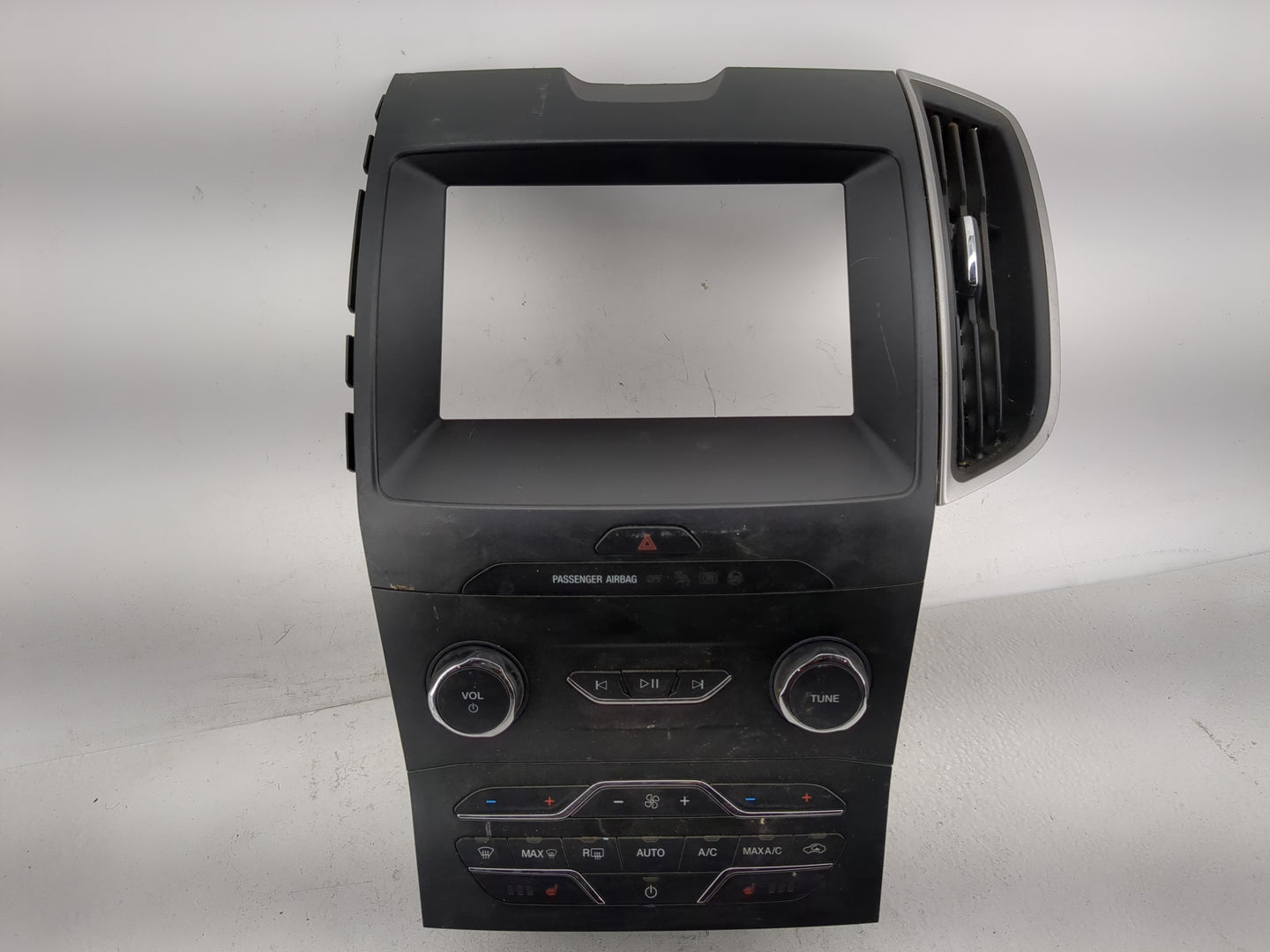2019-2020 Ford Edge Radio Control Panel - Oemusedautoparts1.com