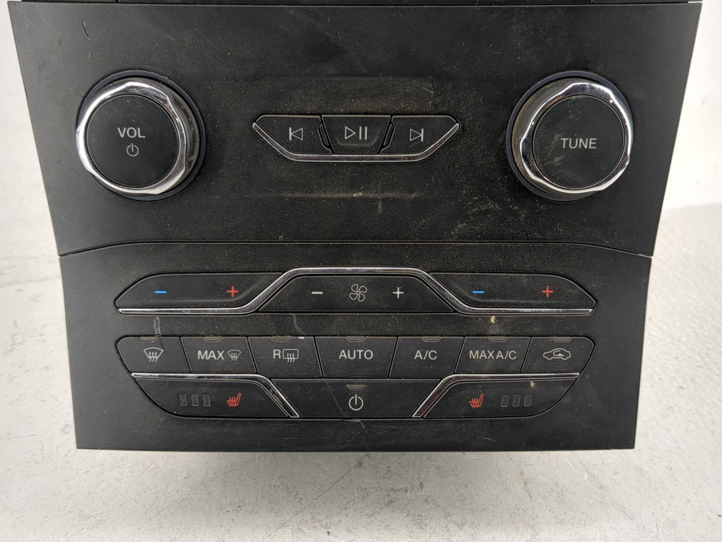 2019-2020 Ford Edge Radio Control Panel - Oemusedautoparts1.com