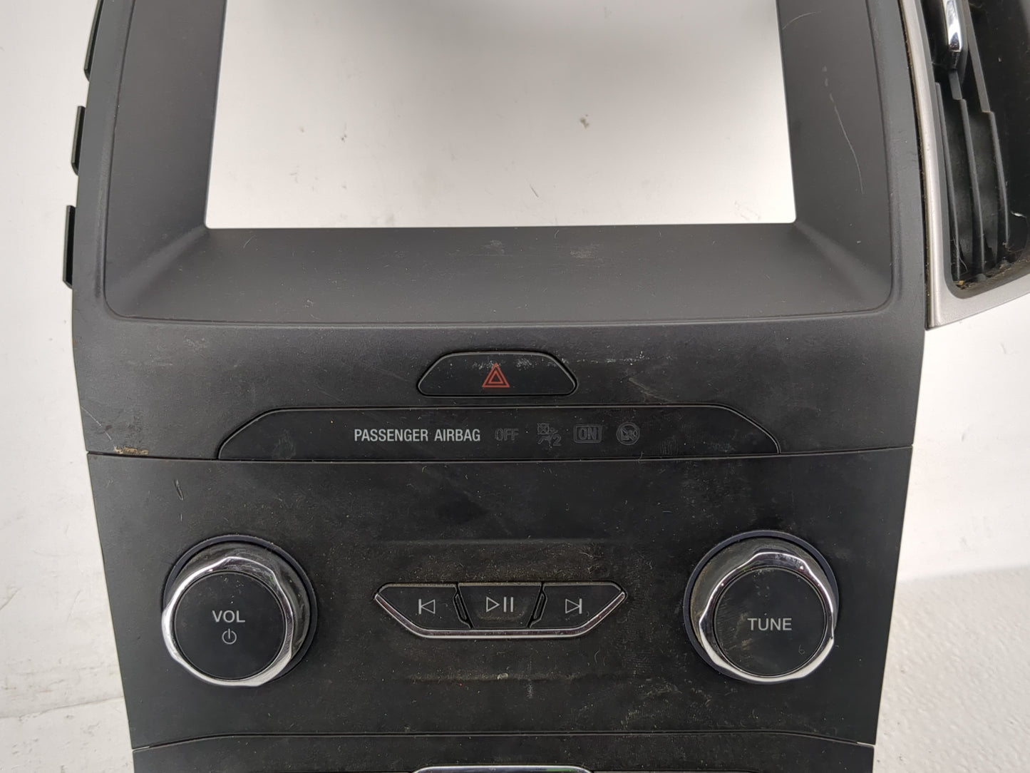 2019-2020 Ford Edge Radio Control Panel - Oemusedautoparts1.com