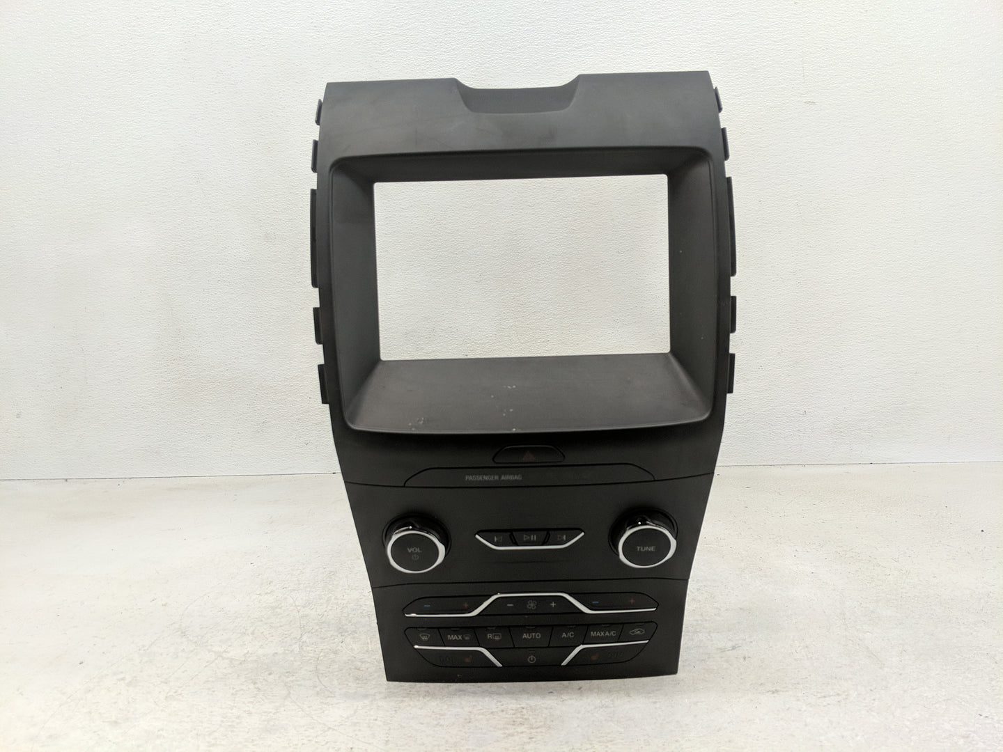 2019-2020 Ford Edge Radio AM FM Cd Player Receiver Replacement P/N:LT4T-18E245-BB Fits Fits 2019 2020 OEM Used Auto Parts - 