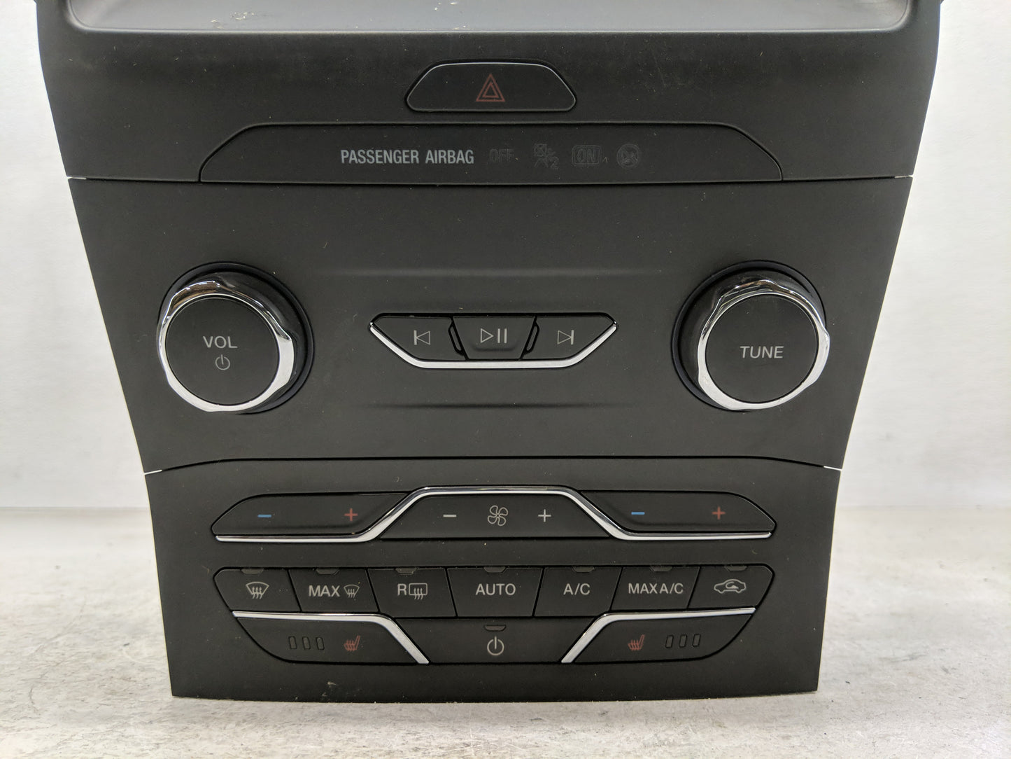 2019-2020 Ford Edge Radio AM FM Cd Player Receiver Replacement P/N:LT4T-18E245-BB Fits Fits 2019 2020 OEM Used Auto Parts - 