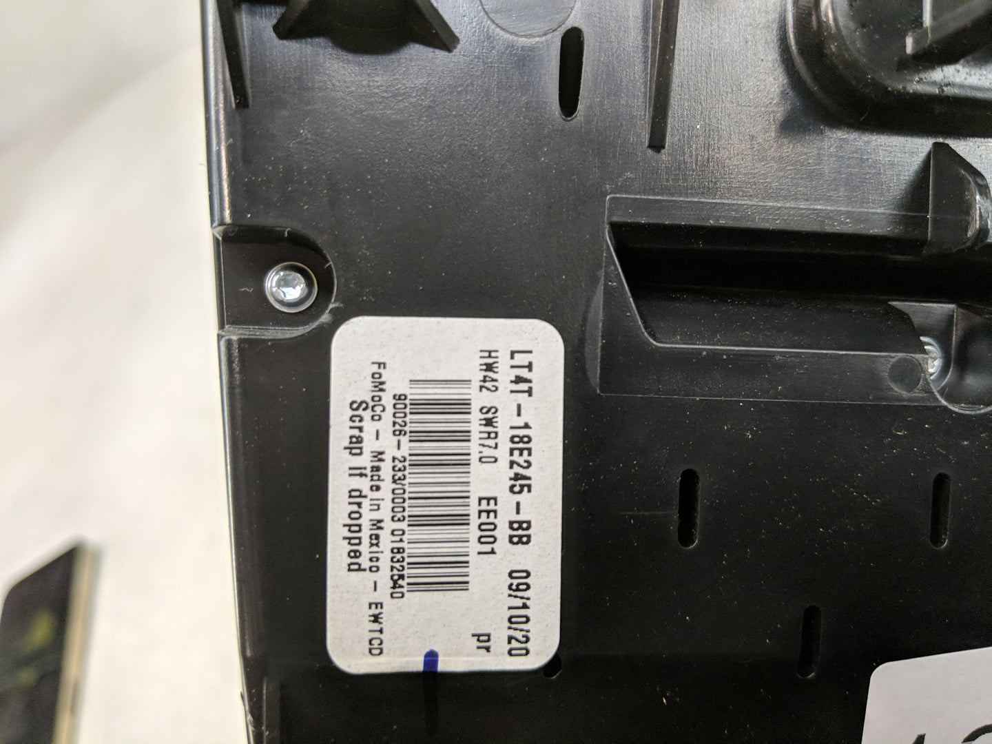 2019-2020 Ford Edge Radio AM FM Cd Player Receiver Replacement P/N:LT4T-18E245-BB Fits Fits 2019 2020 OEM Used Auto Parts - 