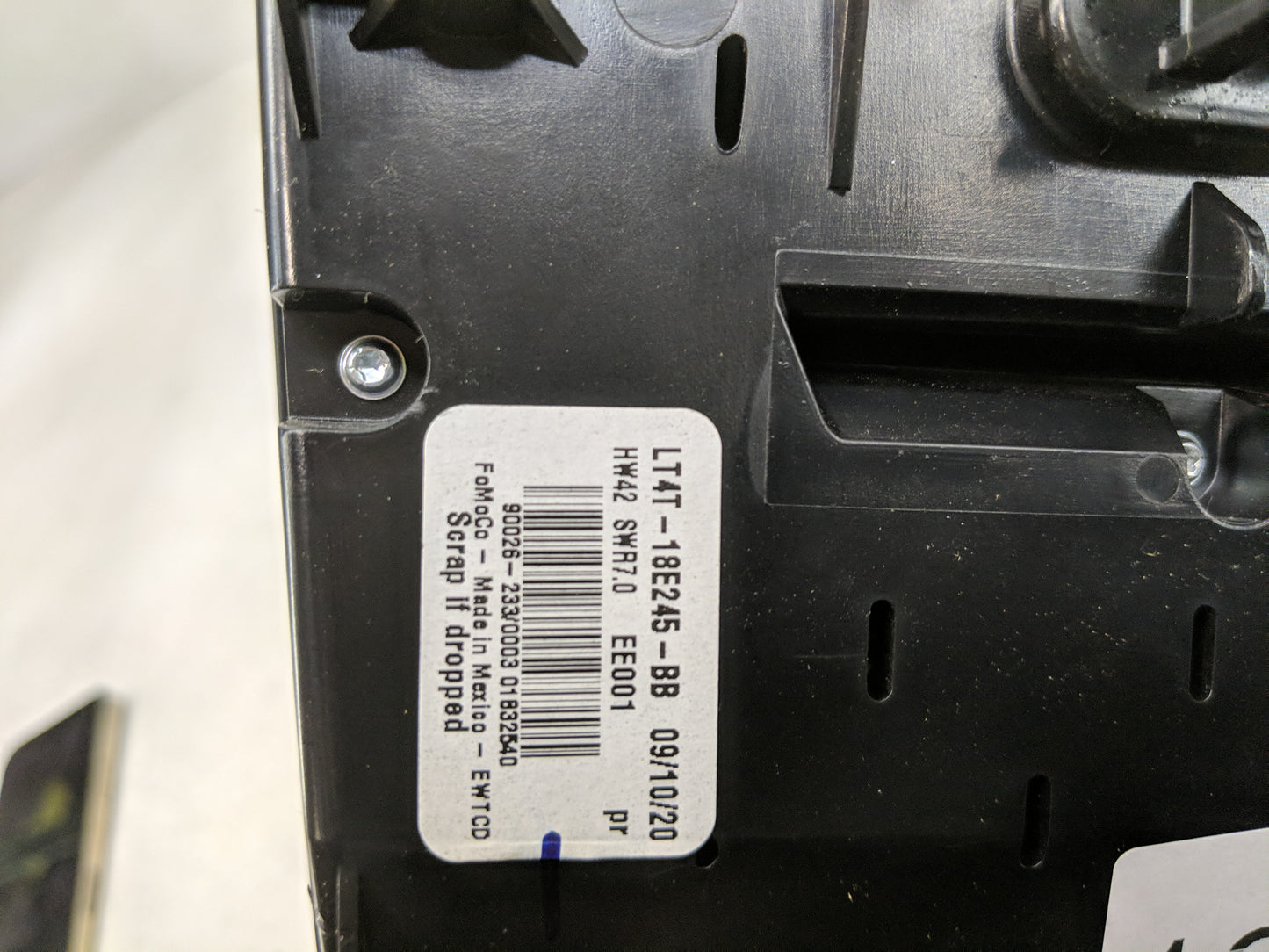 2019-2020 Ford Edge Radio AM FM Cd Player Receiver Replacement P/N:LT4T-18E245-BB Fits Fits 2019 2020 OEM Used Auto Parts - 