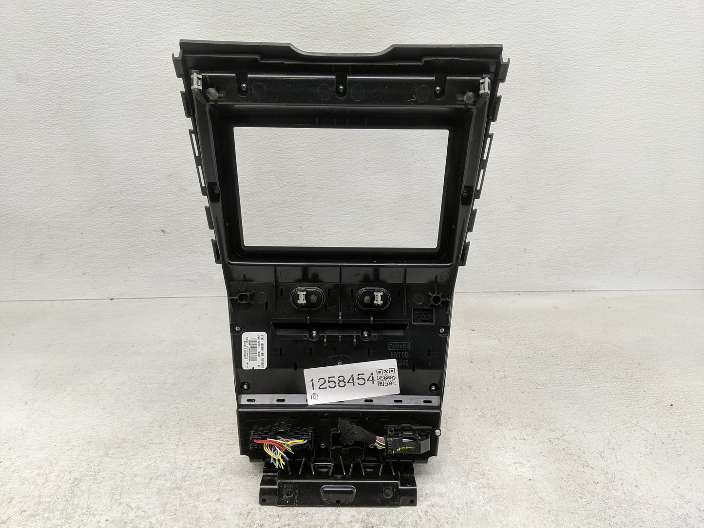 2019-2020 Ford Edge Radio AM FM Cd Player Receiver Replacement P/N:LT4T-18E245-BB Fits Fits 2019 2020 OEM Used Auto Parts - 