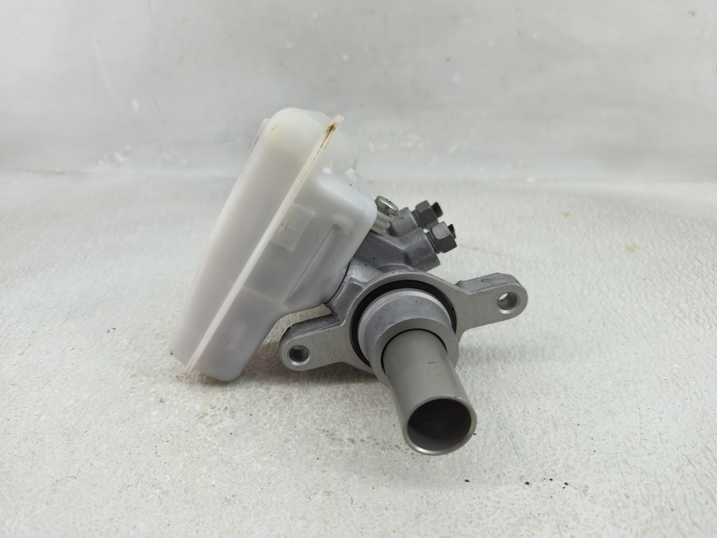 2015-2020 Ford Edge Brake Master Cylinder - Oemusedautoparts1.com