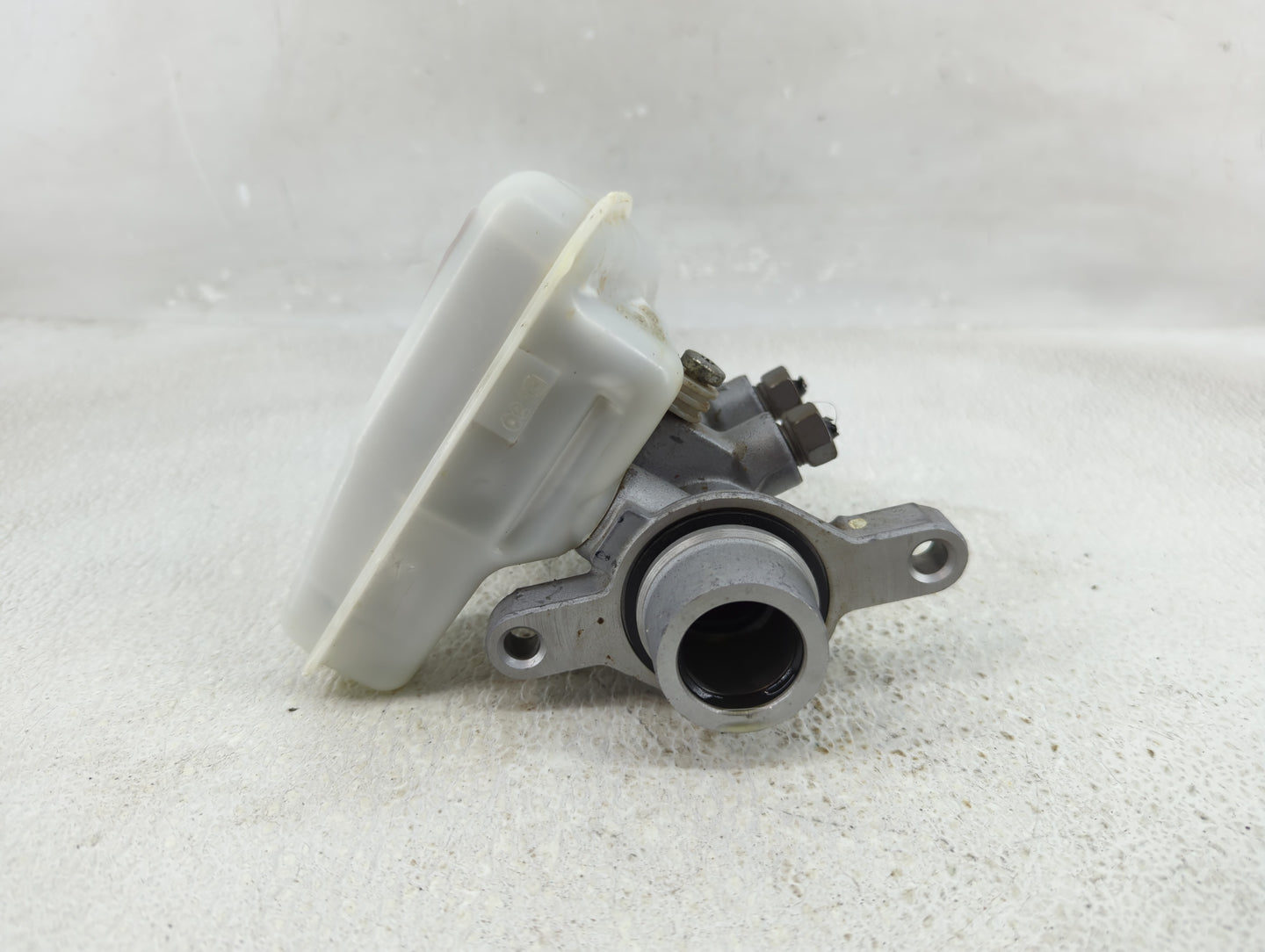 2015-2020 Ford Edge Brake Master Cylinder - Oemusedautoparts1.com