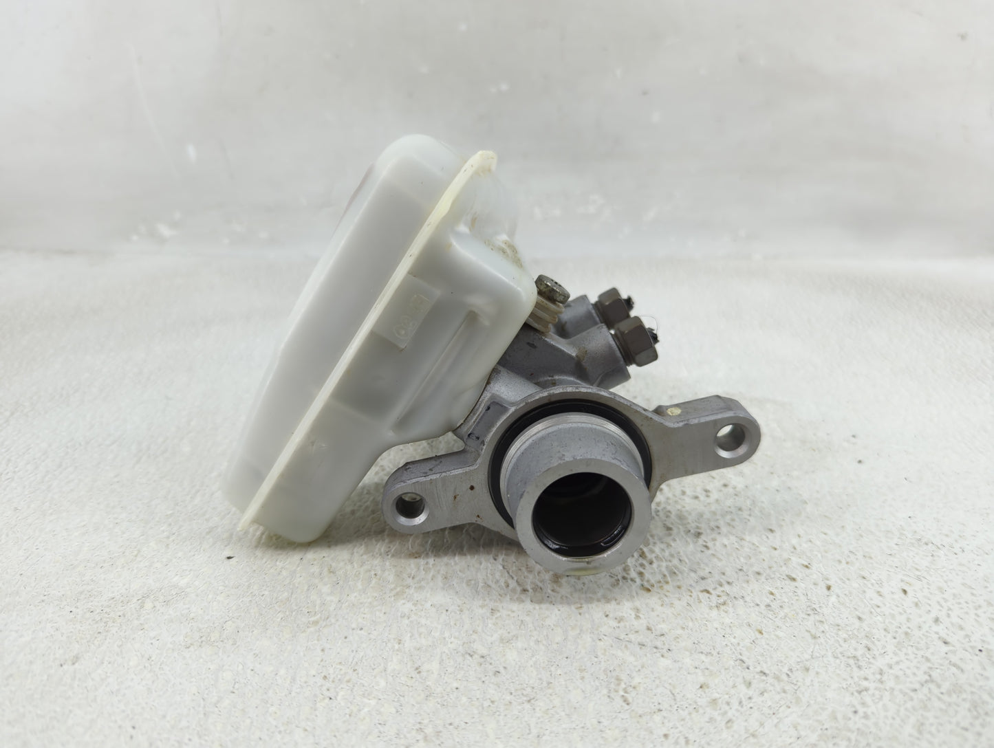 2015-2020 Ford Edge Brake Master Cylinder - Oemusedautoparts1.com