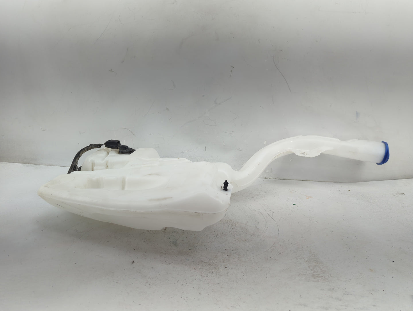 2016-2020 Ford Edge Windshield Washer Fluid Reservoir Bottle Oem - Oemusedautoparts1.com