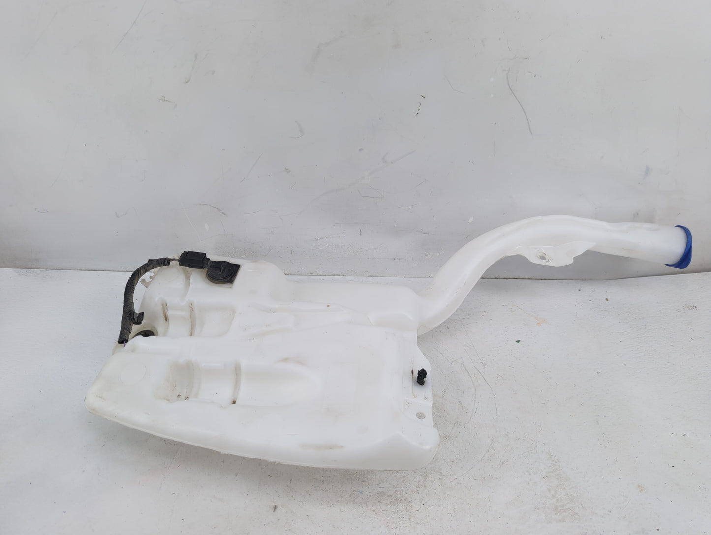 2016-2020 Ford Edge Windshield Washer Fluid Reservoir Bottle Oem - Oemusedautoparts1.com