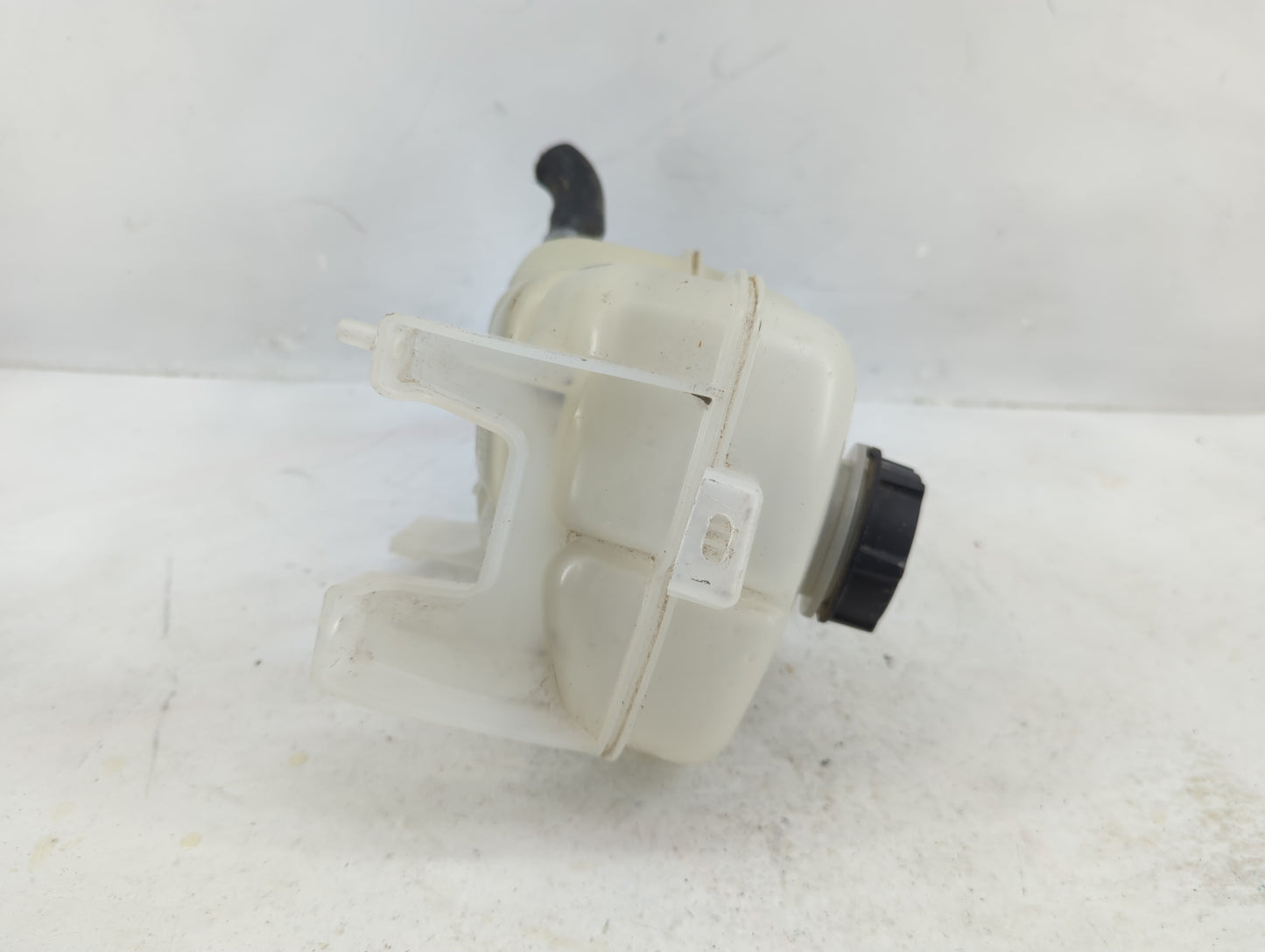 2016-2020 Ford Edge Radiator Coolant Overflow Expansion Tank Bottle 1369093 - Oemusedautoparts1.com