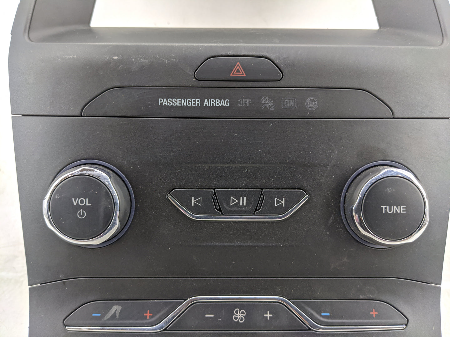 2020 Ford Edge Climate Control Module Temperature AC/Heater Replacement P/N:LT4T-18E245-BB Fits OEM Used Auto Parts - Oemuse