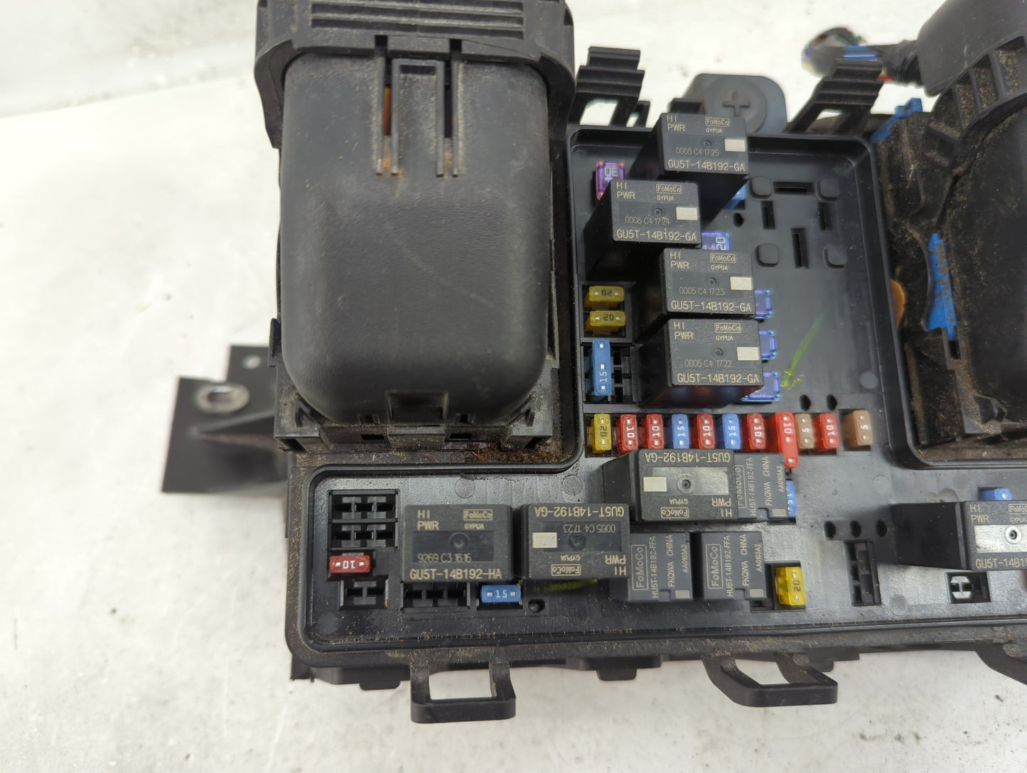 2019-2020 Ford Edge Fusebox Fuse Box Panel Relay Module P/N:G2GT14A075AA Fits Fits 2019 2020 OEM Used Auto Parts - Oemusedau