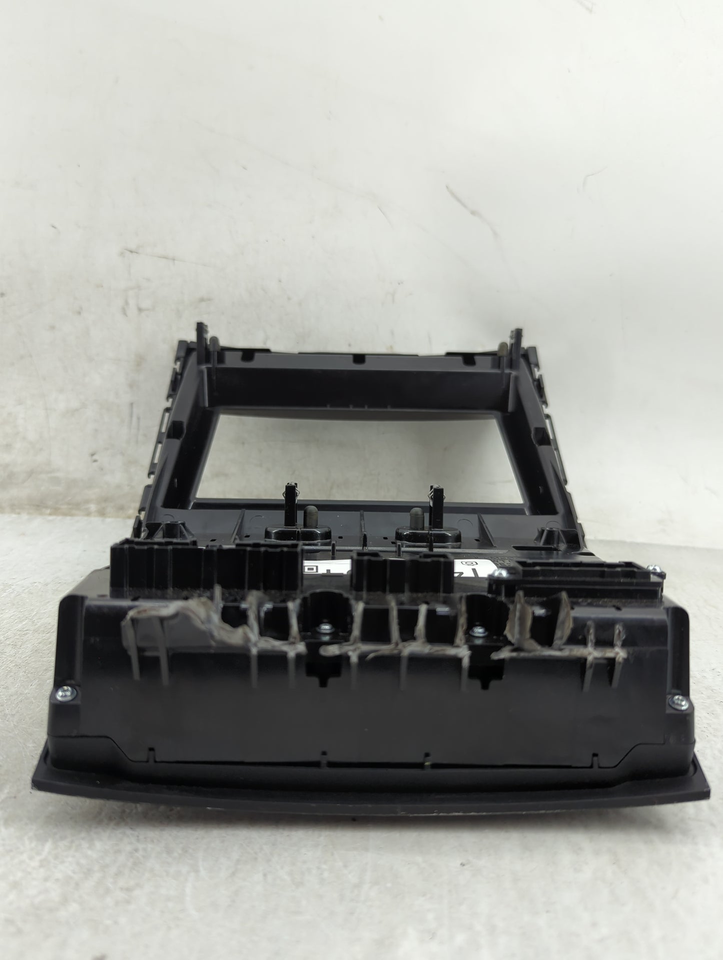 2019-2020 Ford Edge Radio Control Panel - Oemusedautoparts1.com