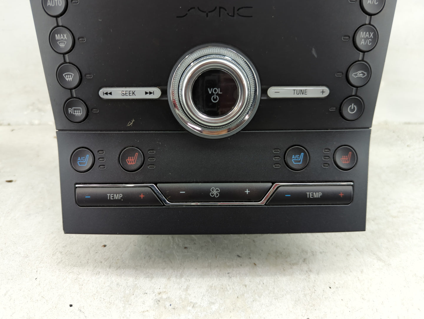 2019-2020 Ford Edge Radio AM FM Cd Player Receiver Replacement P/N:LT4T-18E245-FB Fits Fits 2019 2020 OEM Used Auto Parts - 