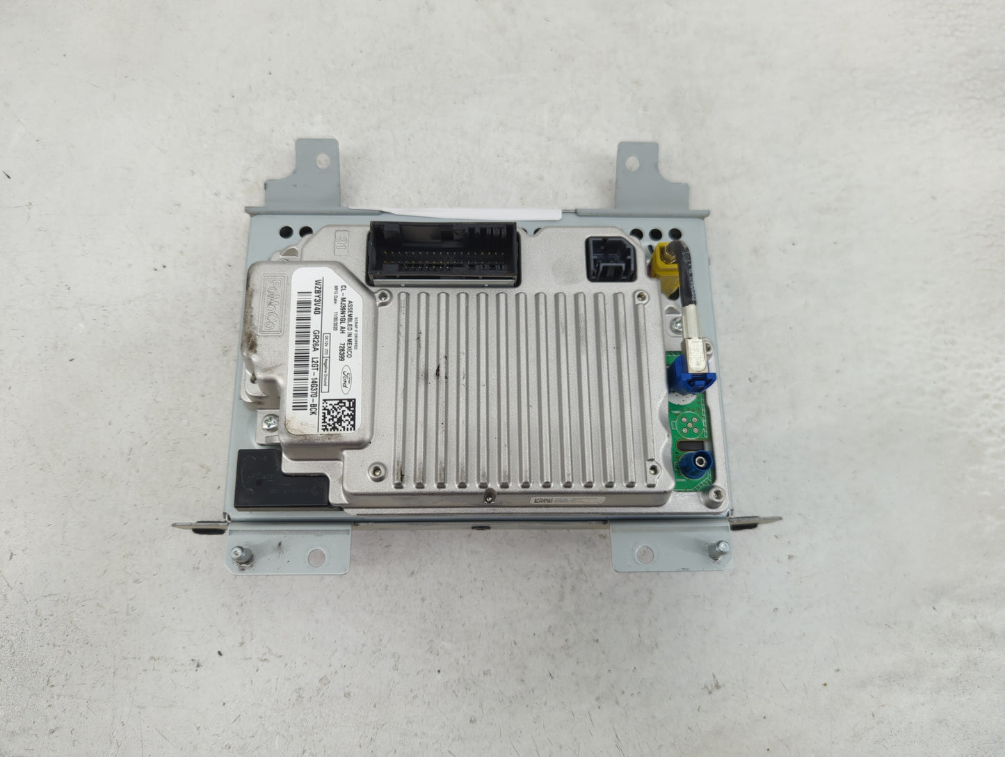 2019-2020 Ford Edge Information Display Screen - Oemusedautoparts1.com