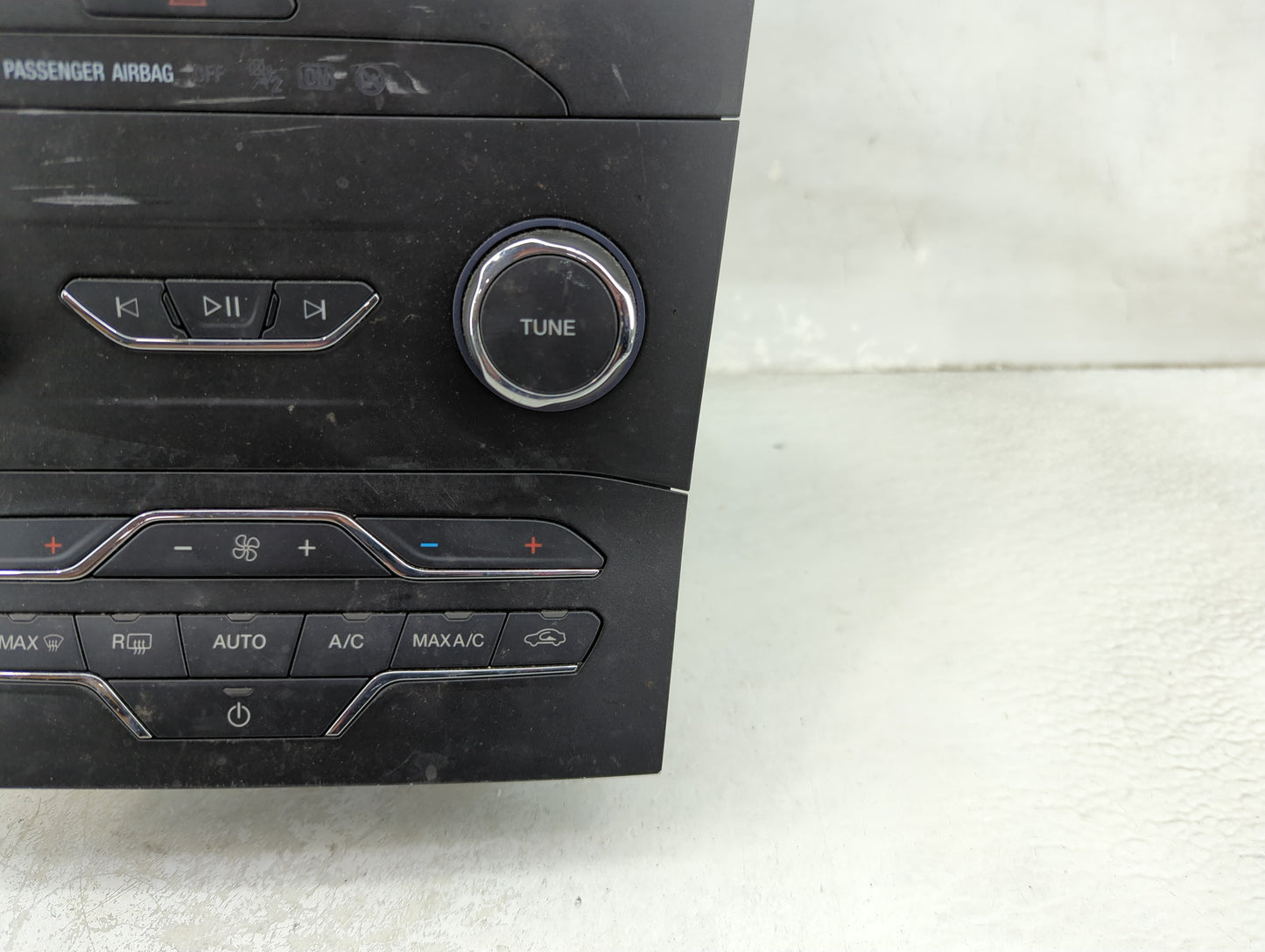 2019-2020 Ford Edge Radio Control Panel 1466238 - Oemusedautoparts1.com