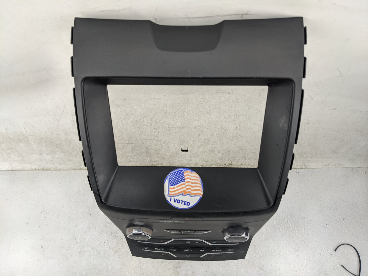 2019-2020 Ford Edge Radio Control Panel 1468323 - Oemusedautoparts1.com