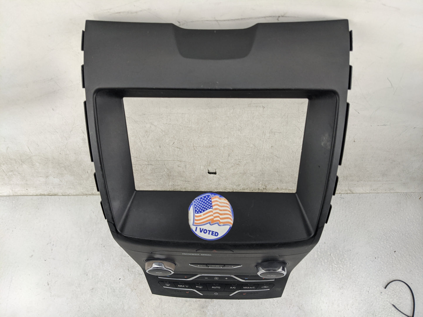 2019-2020 Ford Edge Radio Control Panel 1468323 - Oemusedautoparts1.com