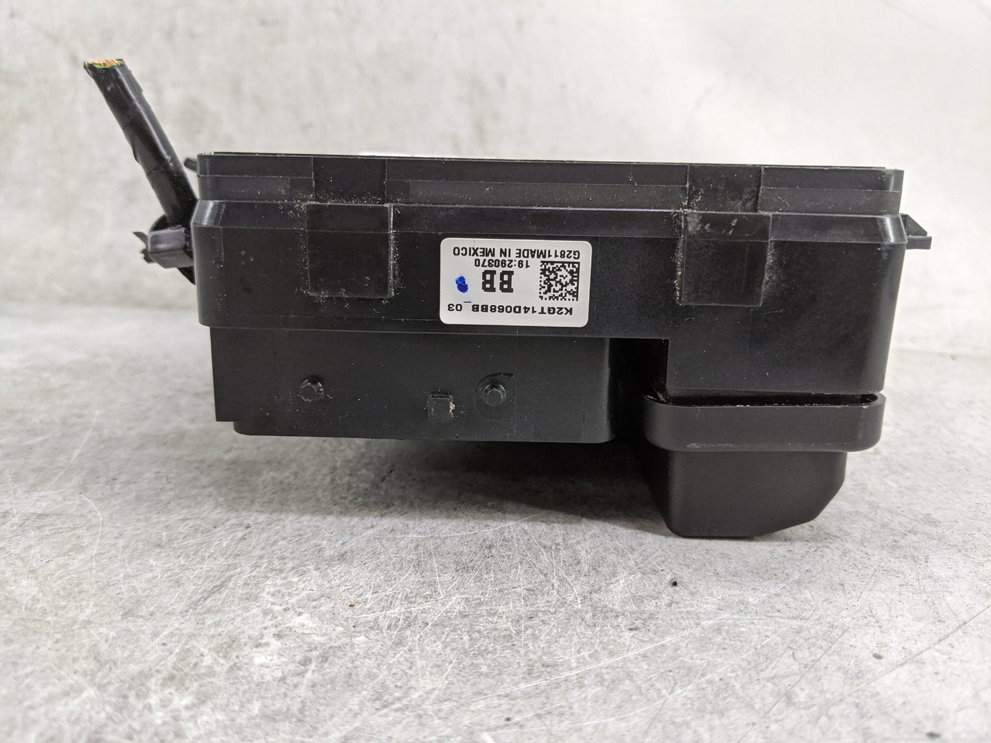 2019-2020 Ford Edge Fusebox Fuse Box Panel Relay Module P/N:K2GT14D068BB Fits Fits 2019 2020 OEM Used Auto Parts - Oemusedau
