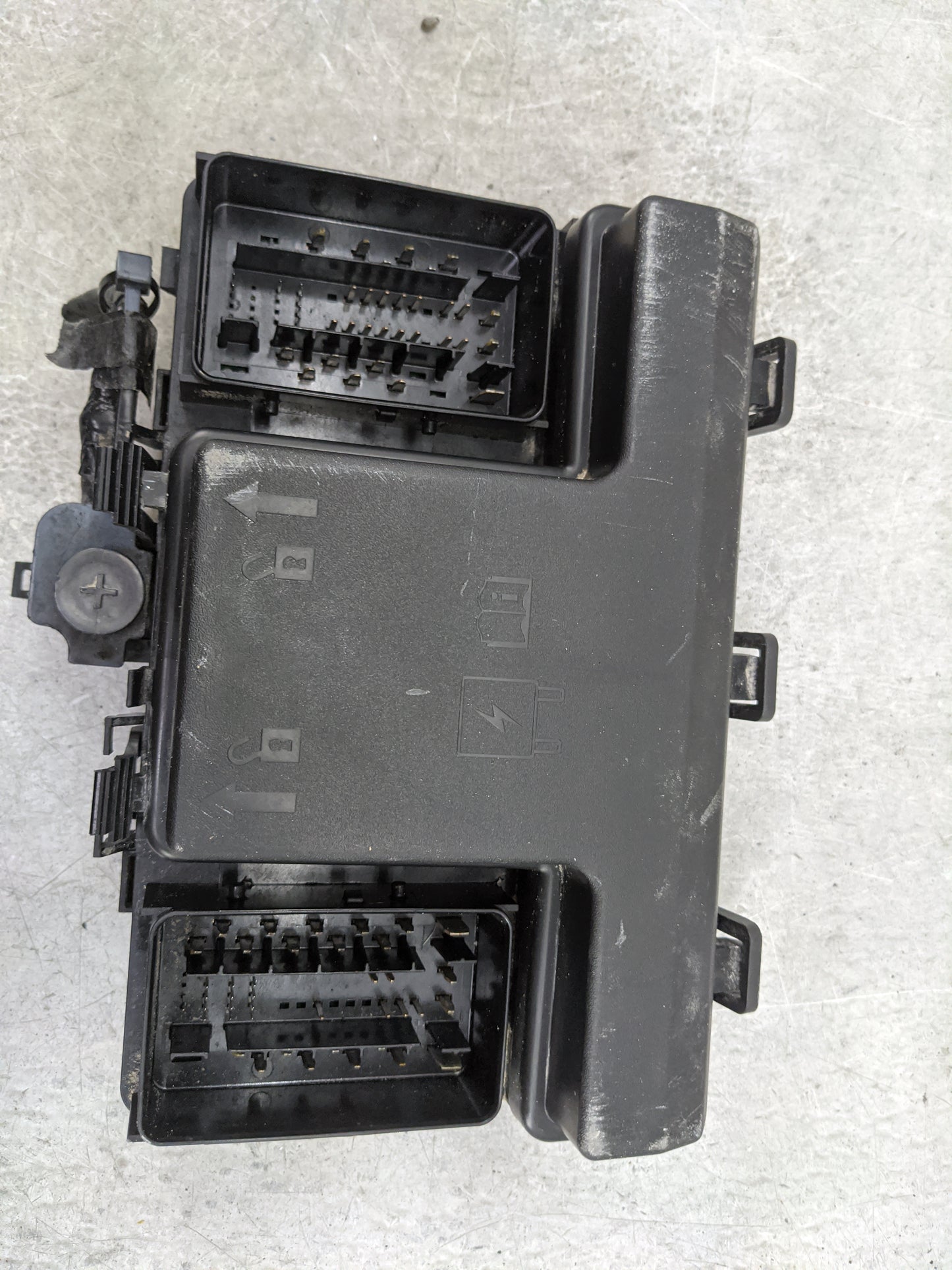 2019-2020 Ford Edge Fusebox Fuse Box Panel Relay Module P/N:K2GT14D068BB Fits Fits 2019 2020 OEM Used Auto Parts - Oemusedau
