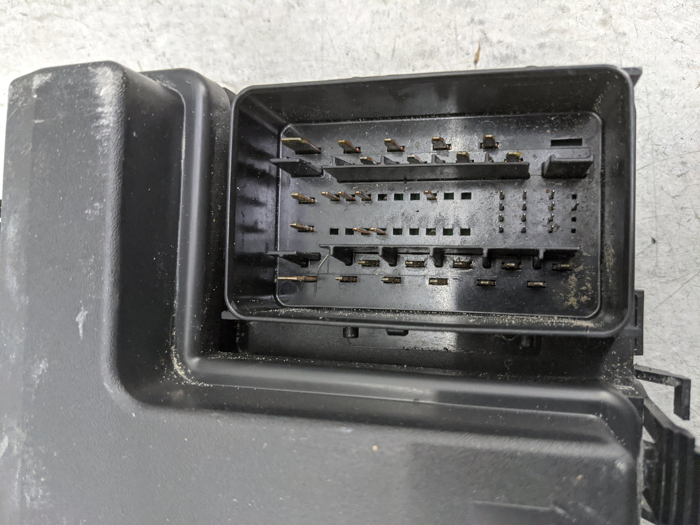 2019-2020 Ford Edge Fusebox Fuse Box Panel Relay Module P/N:K2GT14D068BB Fits Fits 2019 2020 OEM Used Auto Parts - Oemusedau