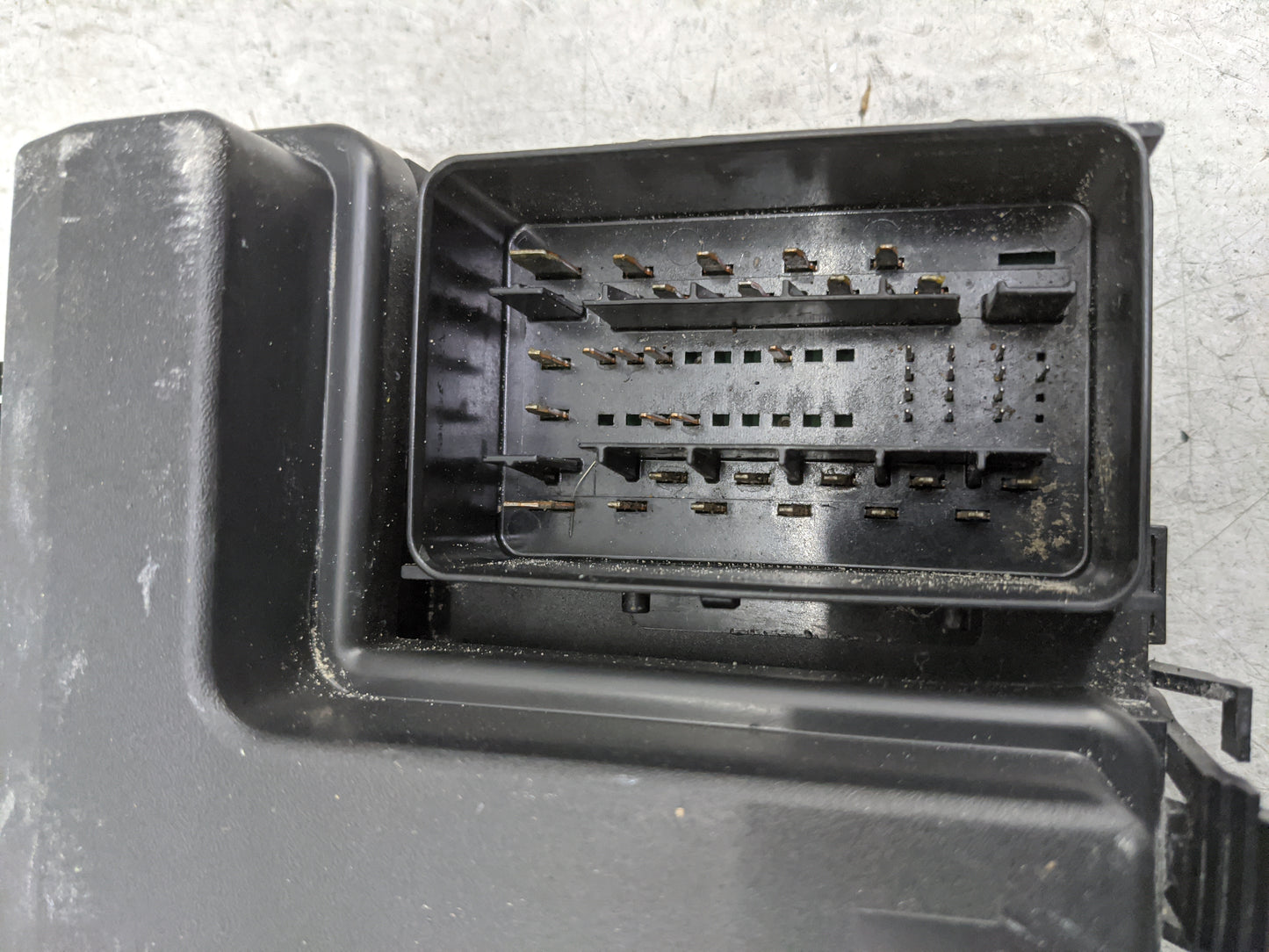 2019-2020 Ford Edge Fusebox Fuse Box Panel Relay Module P/N:K2GT14D068BB Fits Fits 2019 2020 OEM Used Auto Parts - Oemusedau