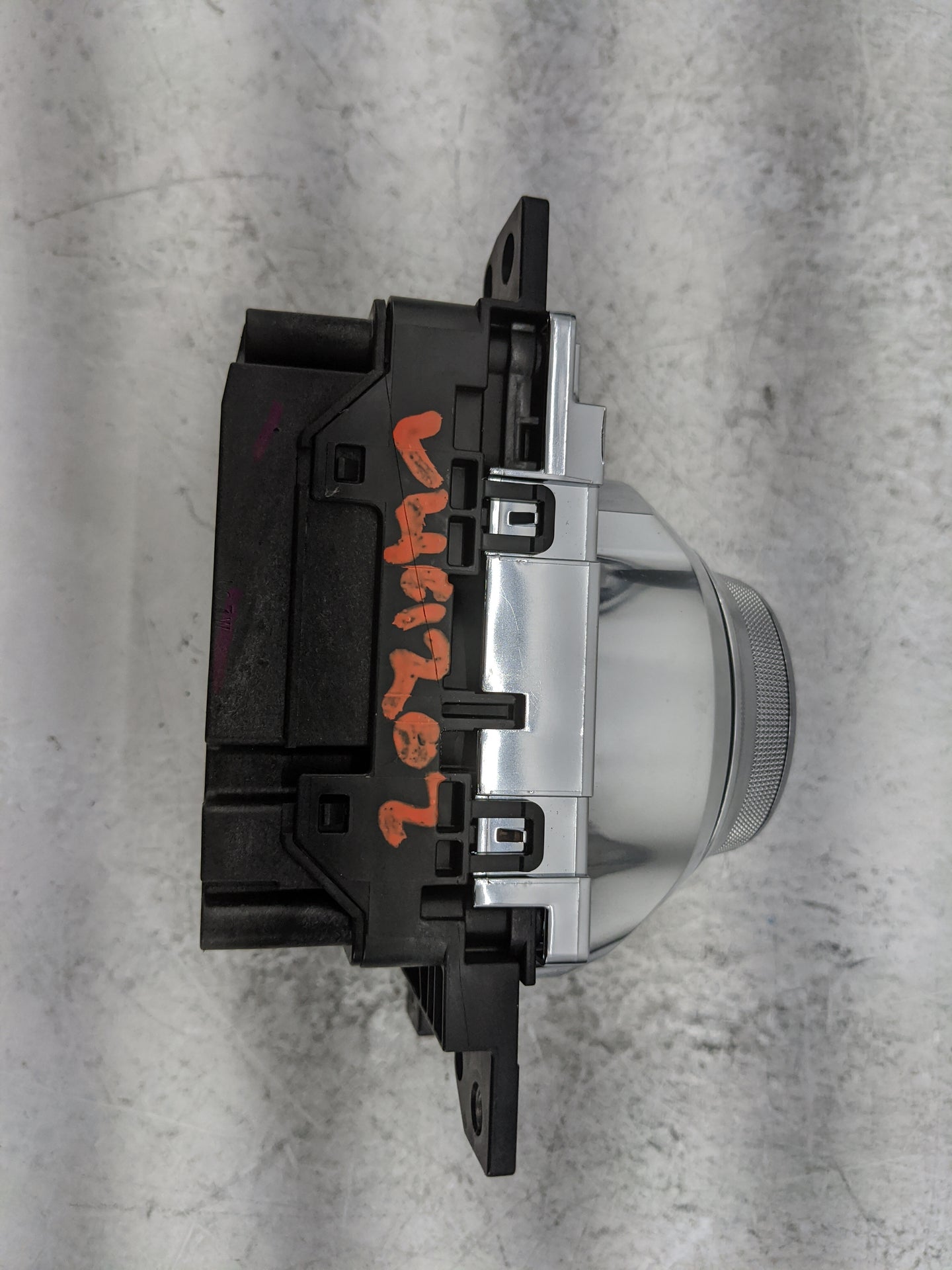 2020 Ford Edge Floor Console Assembly Shifter - Oemusedautoparts1.com