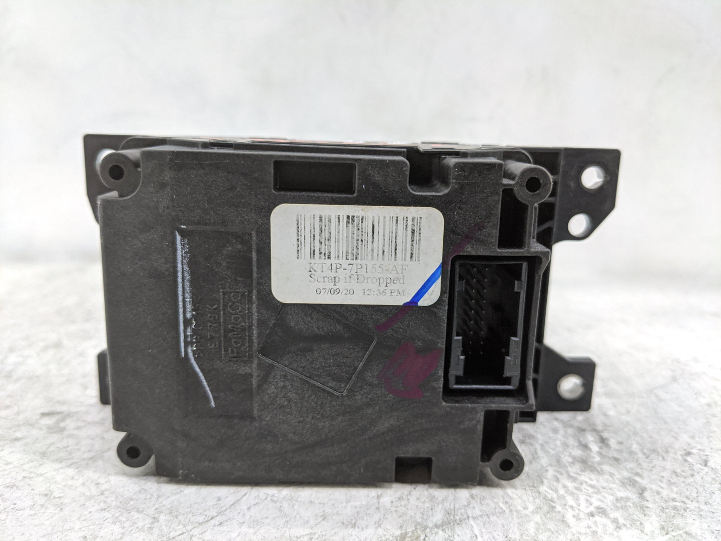 2020 Ford Edge Floor Console Assembly Shifter - Oemusedautoparts1.com