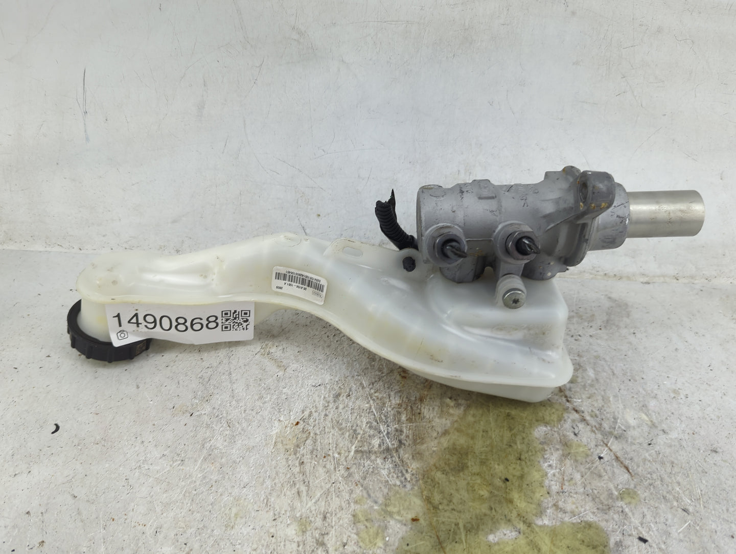 2015-2020 Ford Edge Brake Master Cylinder 1490868 - Oemusedautoparts1.com