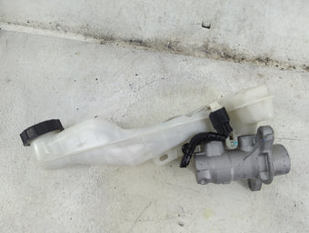 compare product 2015-2020 Ford Edge Brake Master Cylinder 1492188