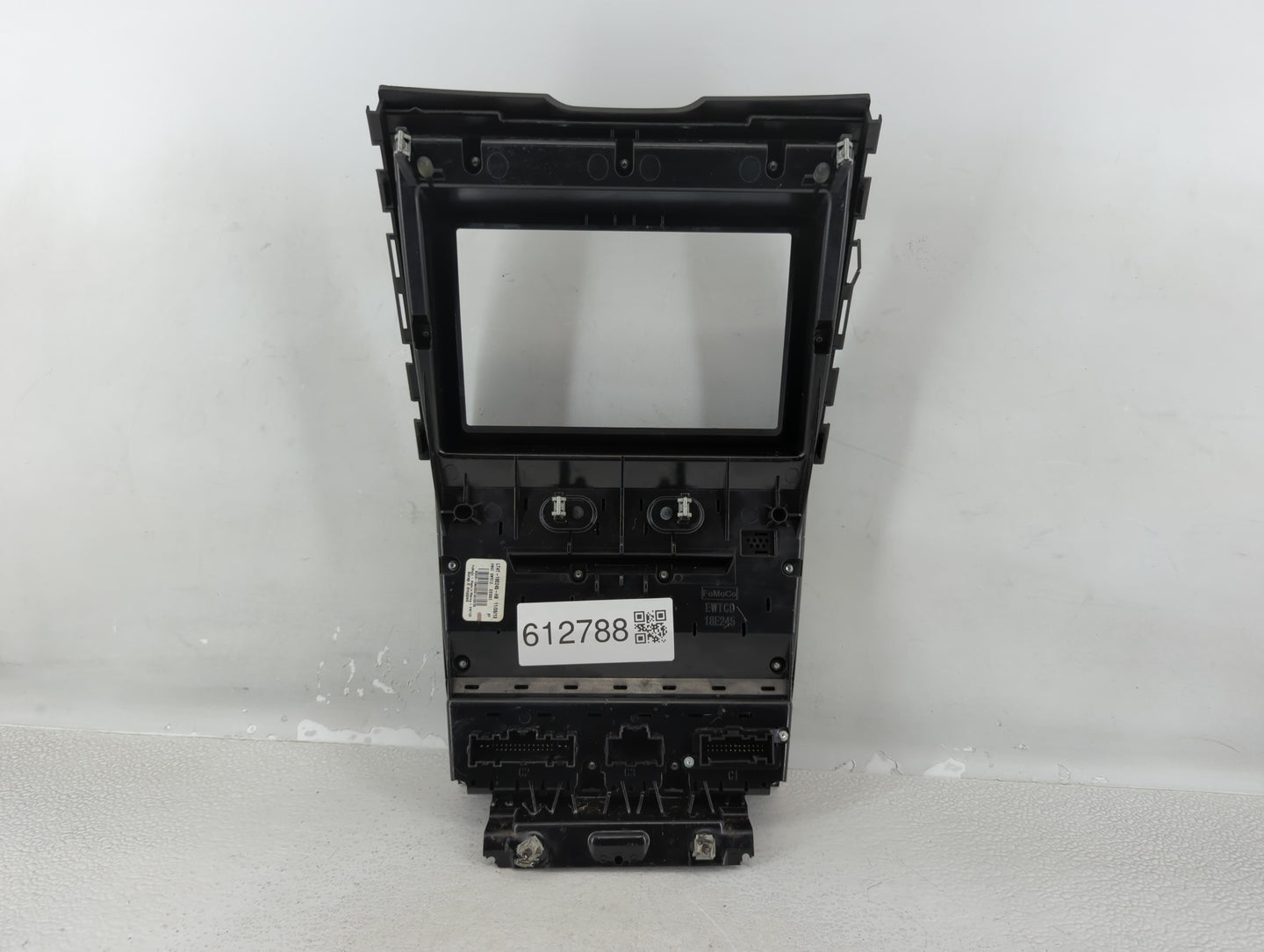 2019-2020 Ford Edge Radio AM FM Cd Player Receiver Replacement P/N:LT4T-18E245-HB Fits Fits 2019 2020 OEM Used Auto Parts - 