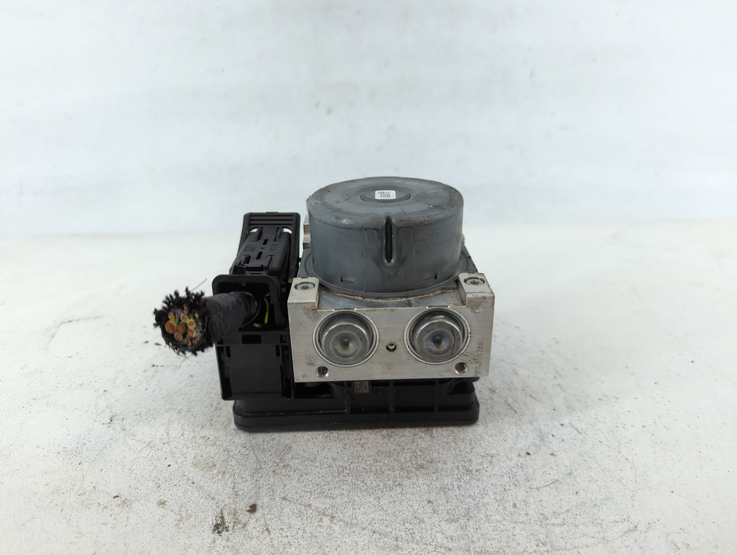 2019-2020 Ford Edge ABS Pump Control Module Replacement P/N:L2GC-2B373-BA Fits Fits 2019 2020 OEM Used Auto Parts - Oemuseda